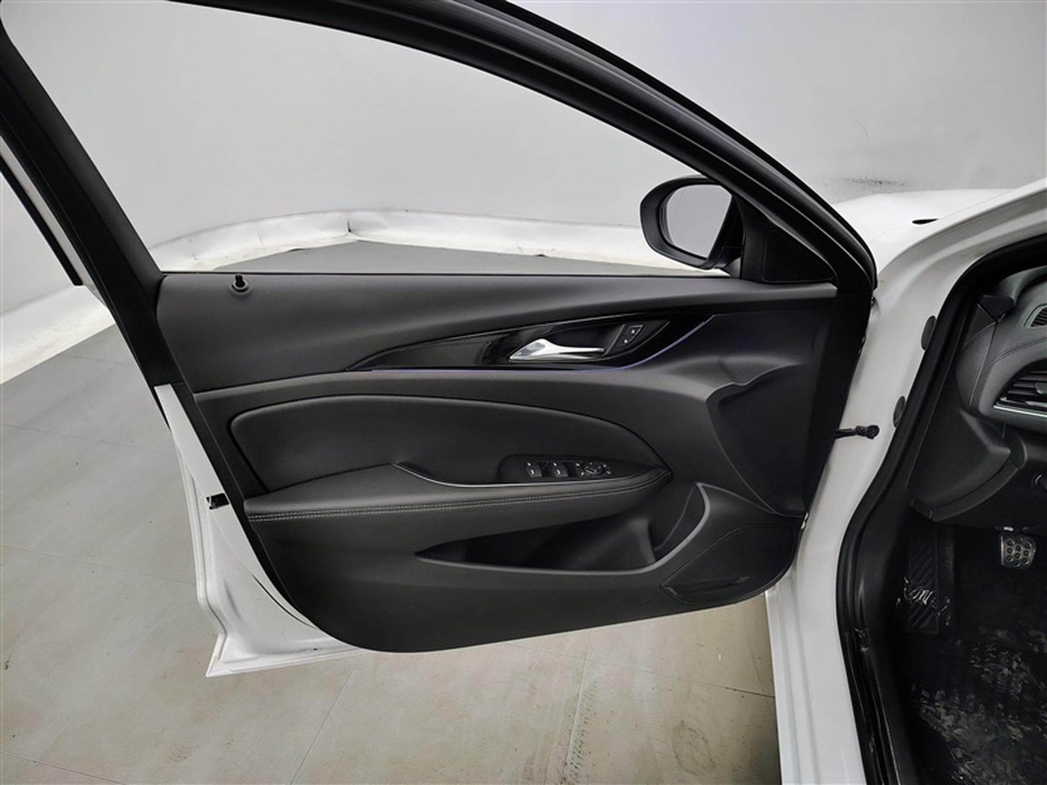 Opel Insignia Grand Sport   Cuir / Navi / Led / PDC av+ar (2023) - Photo 17