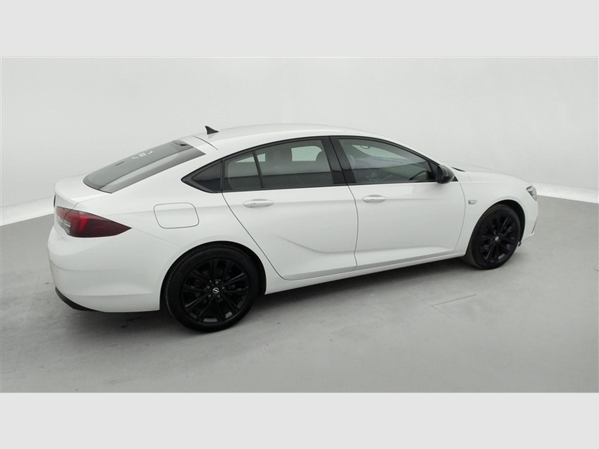 Opel Insignia Grand Sport   Cuir / Navi / Led / PDC av+ar (2023) - Photo 23