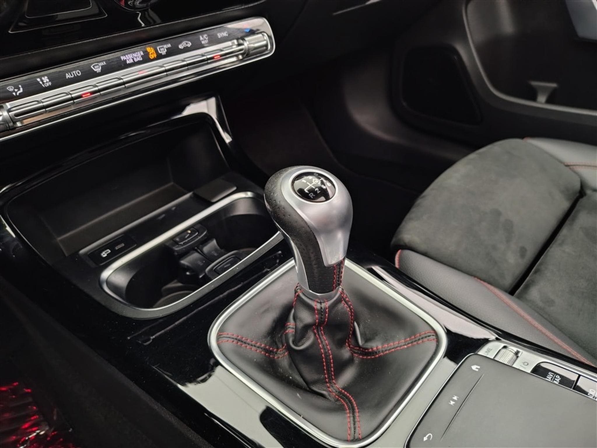 Mercedes A 160 A160 Pack AMG NAVI / FULL LED / PANO / CAMERA / JA 18" (2019) - Photo 12