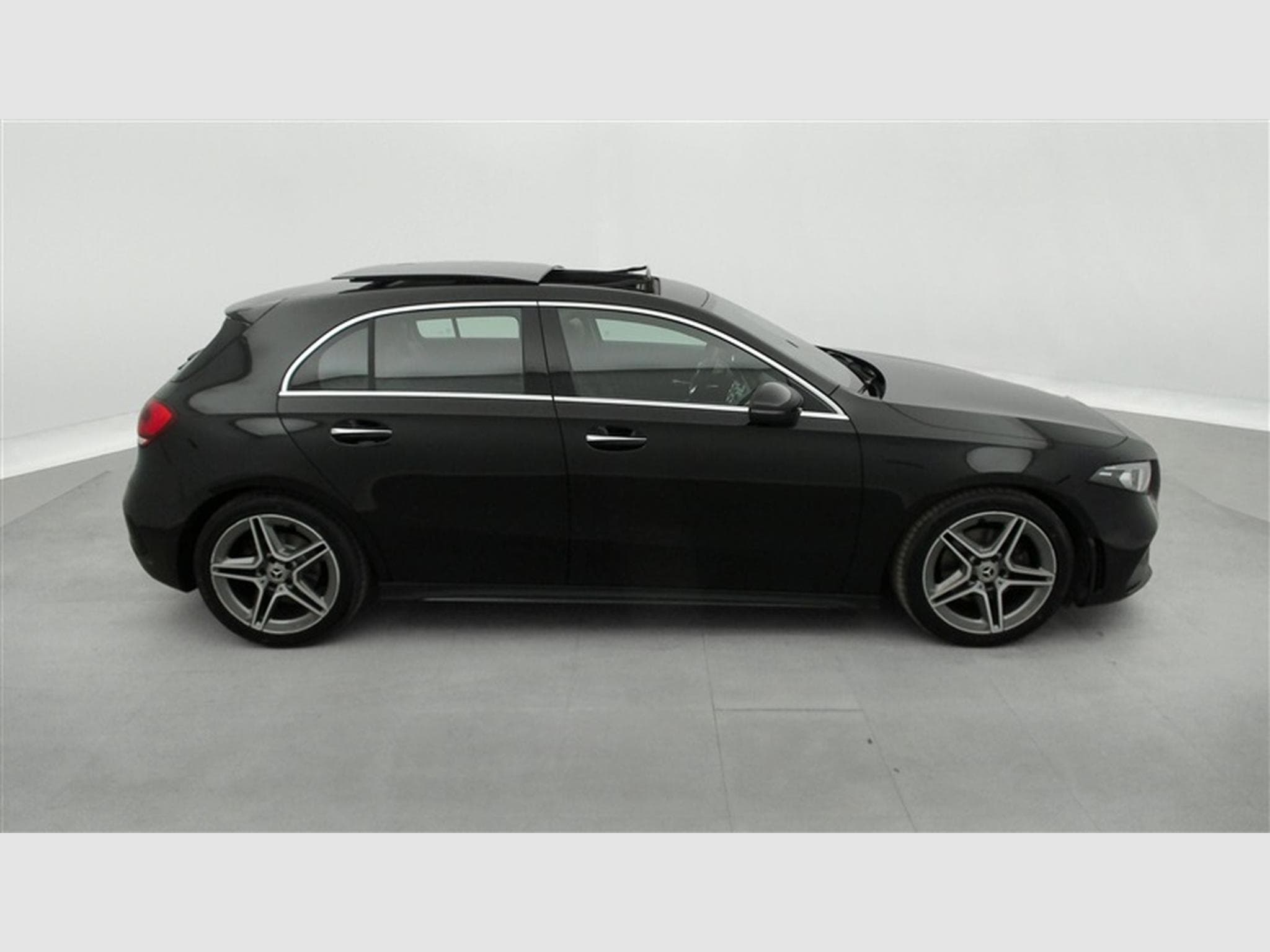 Mercedes A 160 A160 Pack AMG NAVI / FULL LED / PANO / CAMERA / JA 18" (2019) - Photo 24