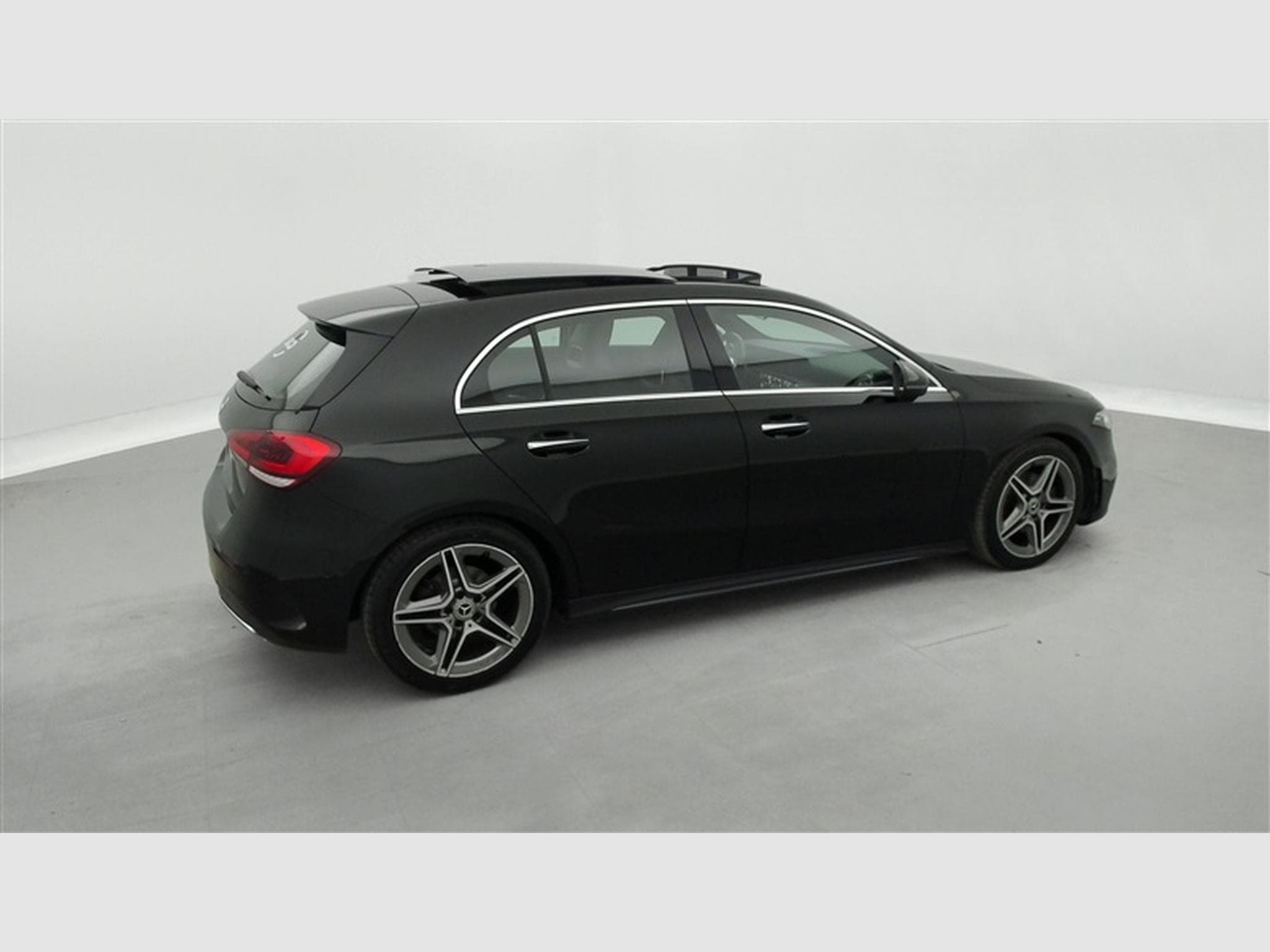 Mercedes A 160 A160 Pack AMG NAVI / FULL LED / PANO / CAMERA / JA 18" (2019) - Photo 25