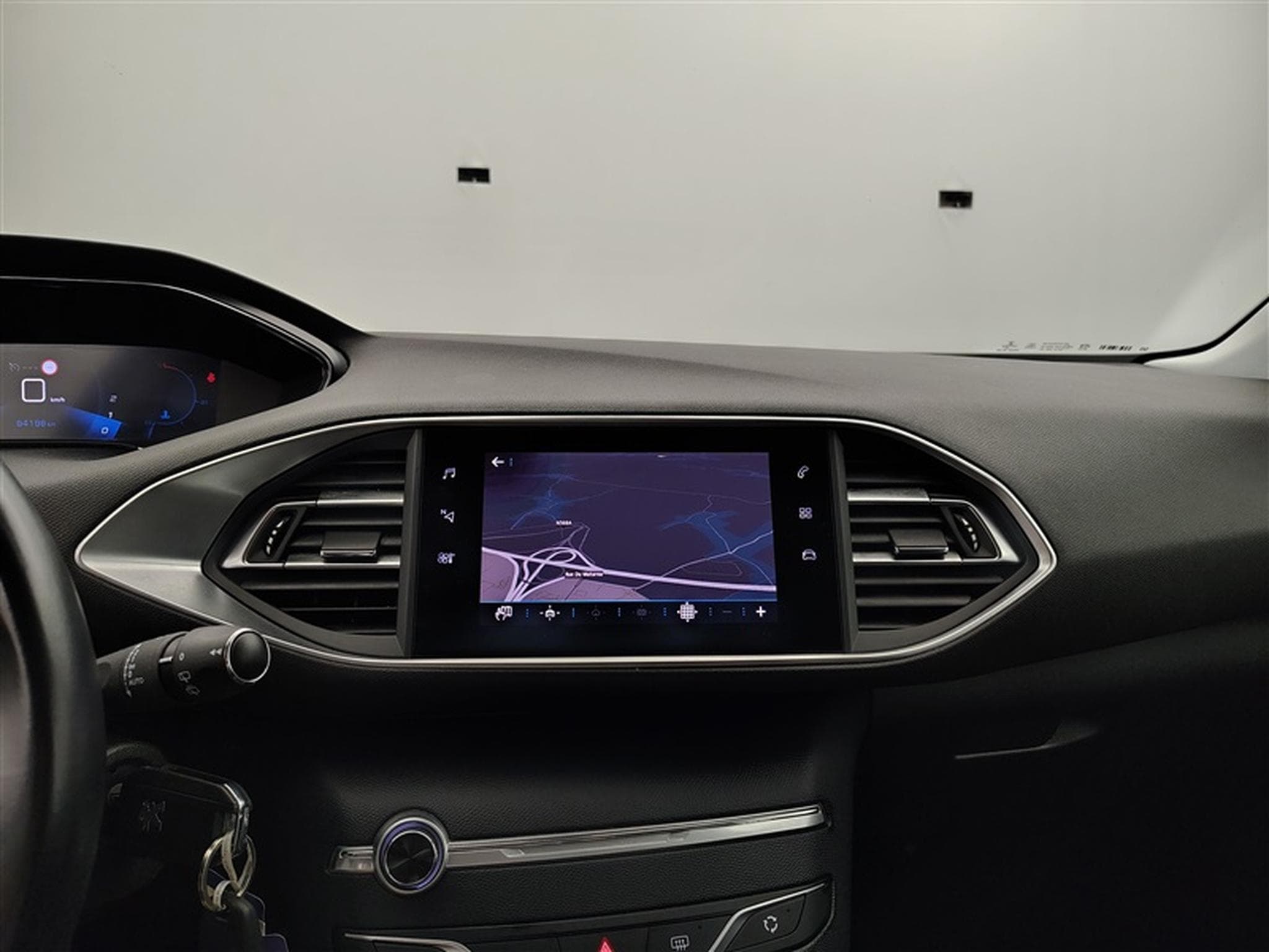 Peugeot 308 1.5 BlueHDi Allure S&S (2021) - Photo 11