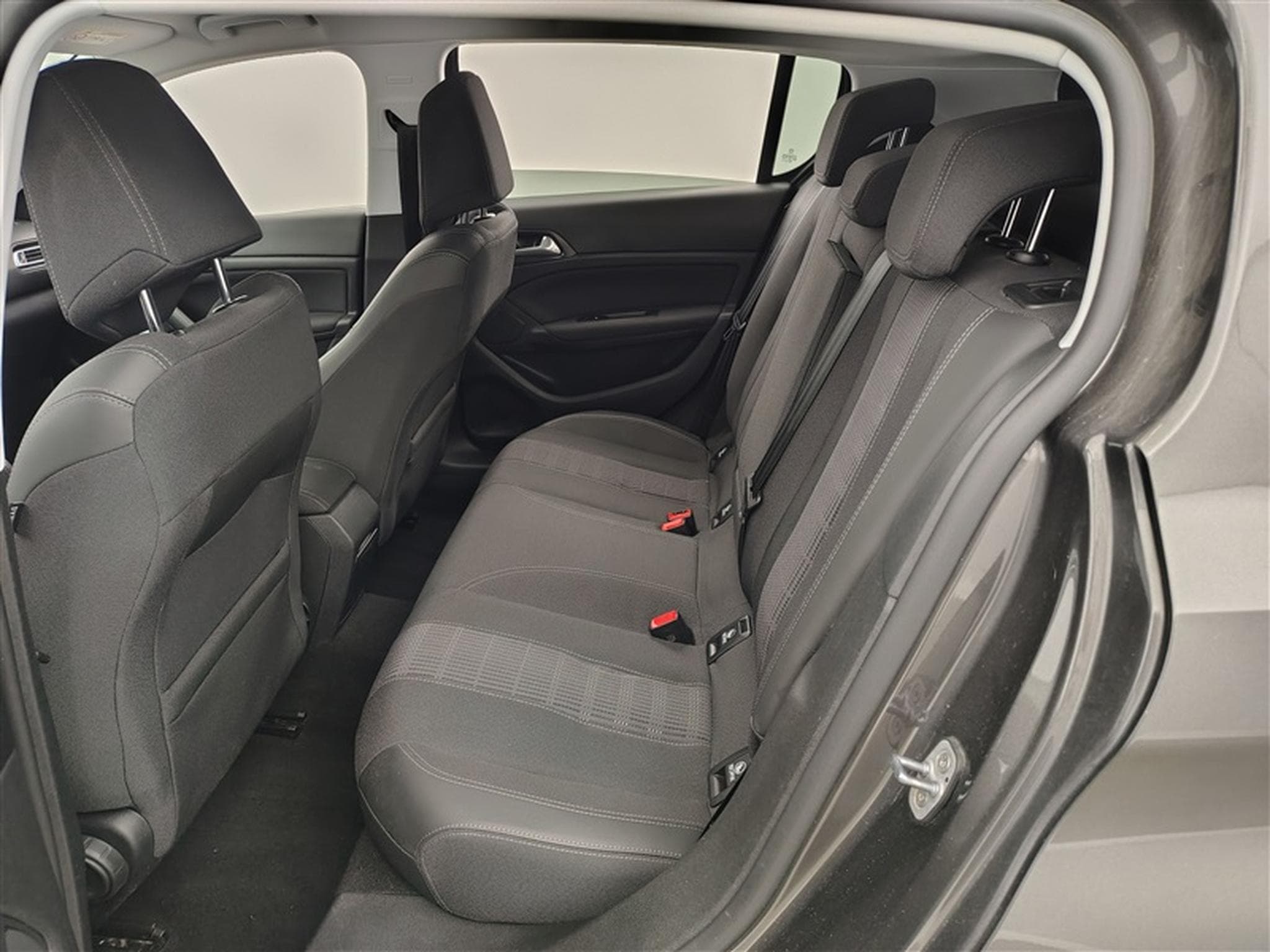 Peugeot 308 1.5 BlueHDi Allure S&S (2021) - Photo 13