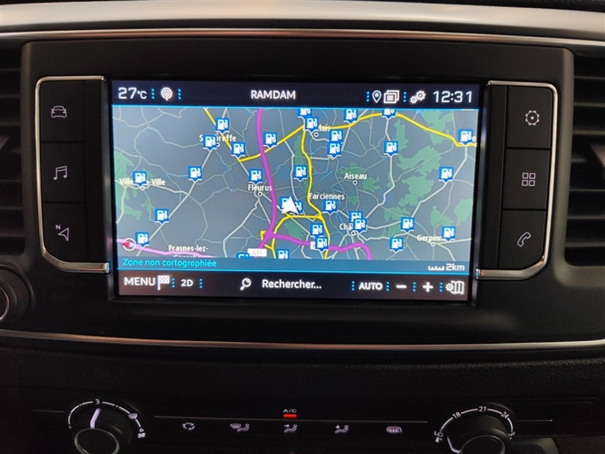 Peugeot Expert 2.0 BlueHDi EAT8 L2 NAVI CLIM / TEL / PDC AV-AR (2023) - Foto 11