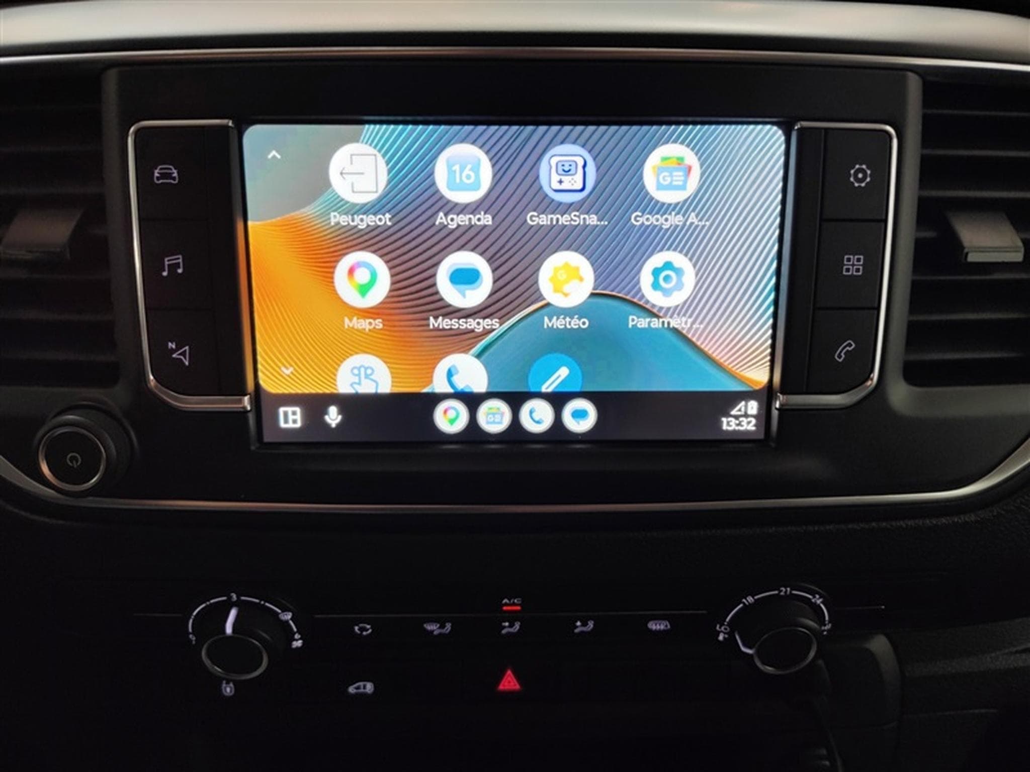 Peugeot Expert 2.0 BlueHDi EAT8 L2 NAVI CLIM / TEL / PDC AV-AR (2023) - Foto 12