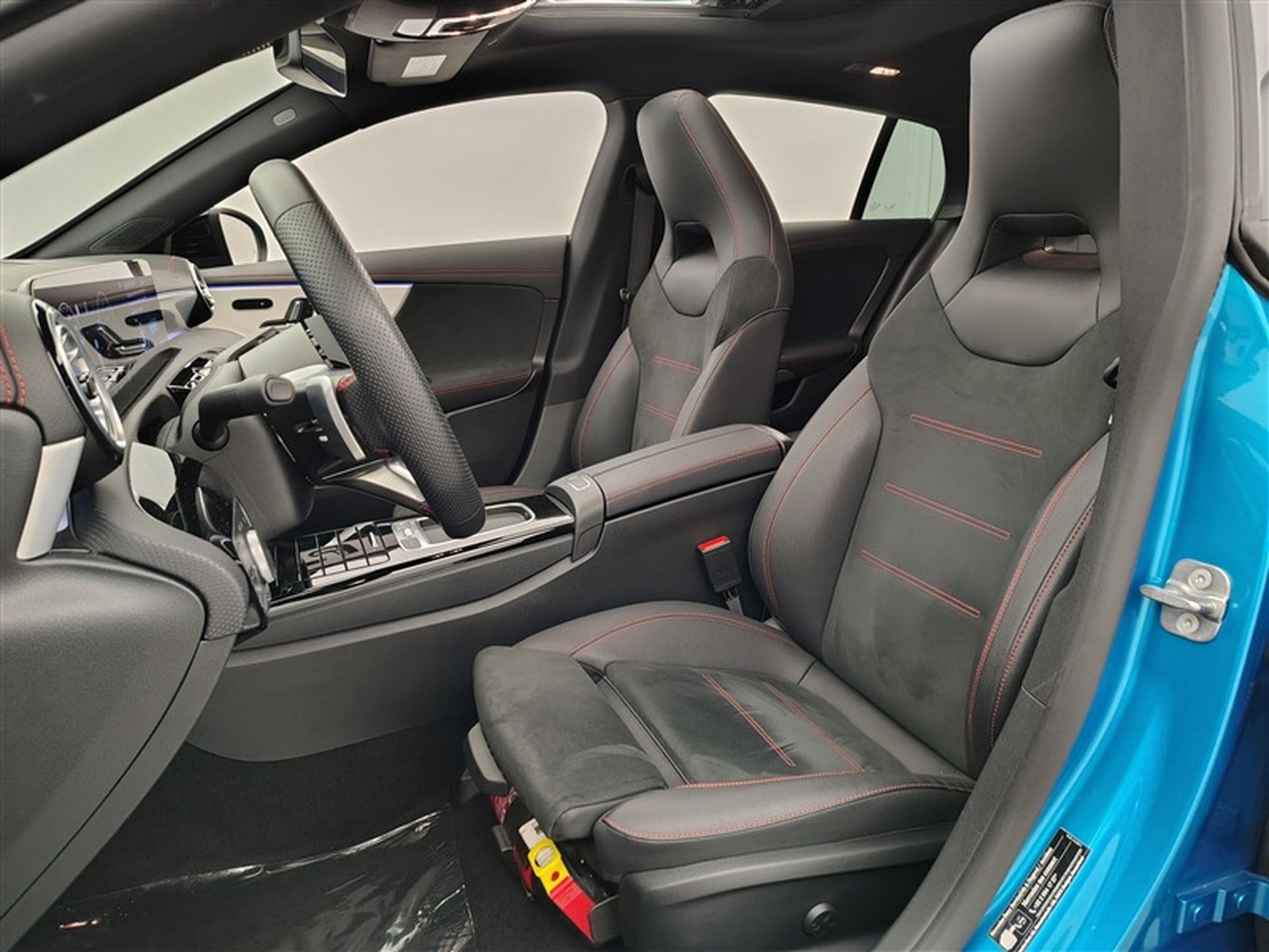Mercedes CLA 180 CLA 180  DCT Pack AMG Navi / Led / PDC+Caméra (2025) - Foto 7