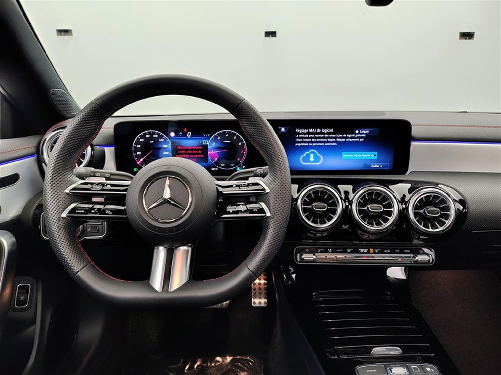 Mercedes CLA 180 CLA 180  DCT Pack AMG Navi / Led / PDC+Caméra (2025) - Foto 9