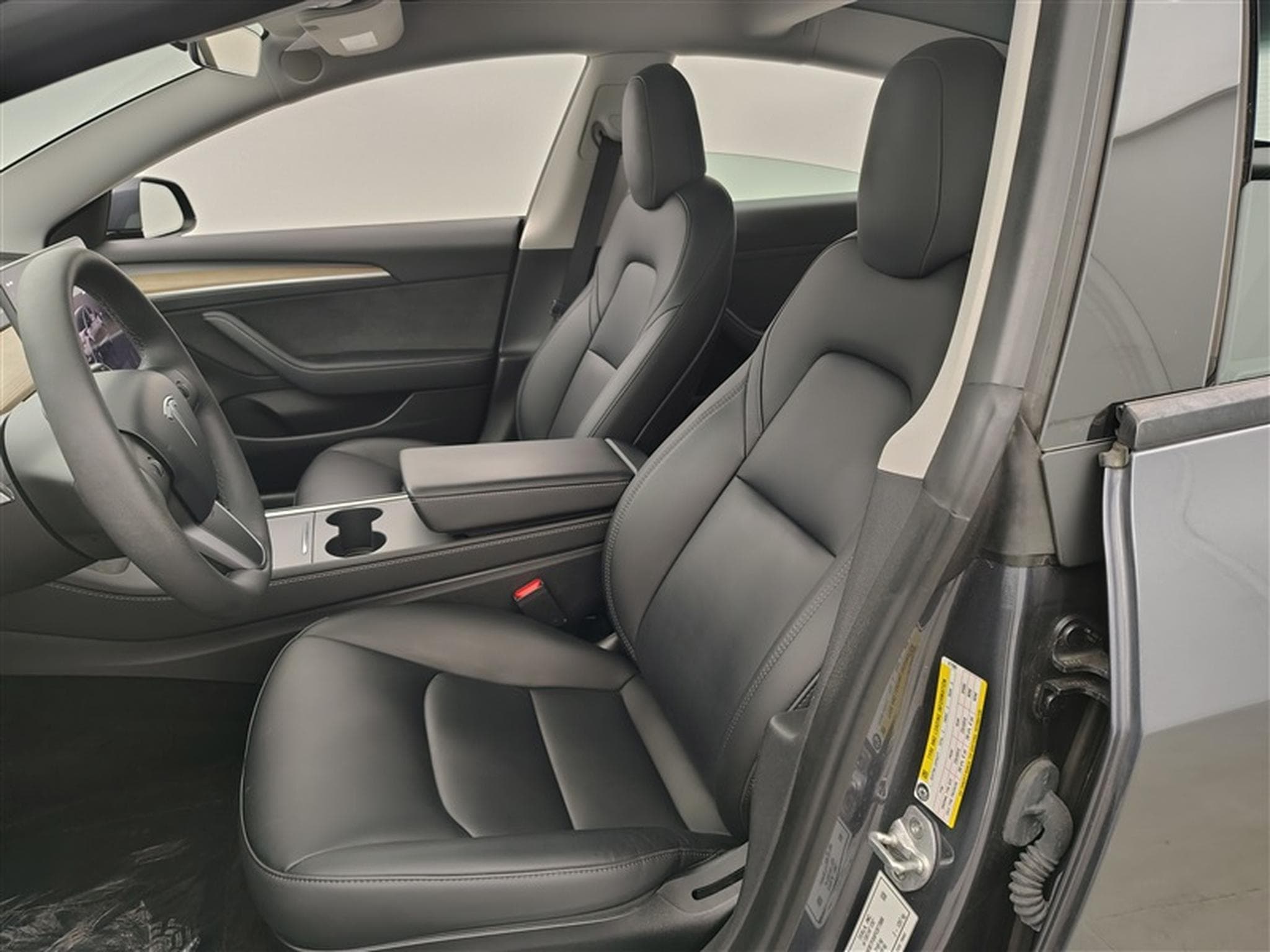 Tesla Model 3 60 kWh Standard Plus (2023) - Foto 7
