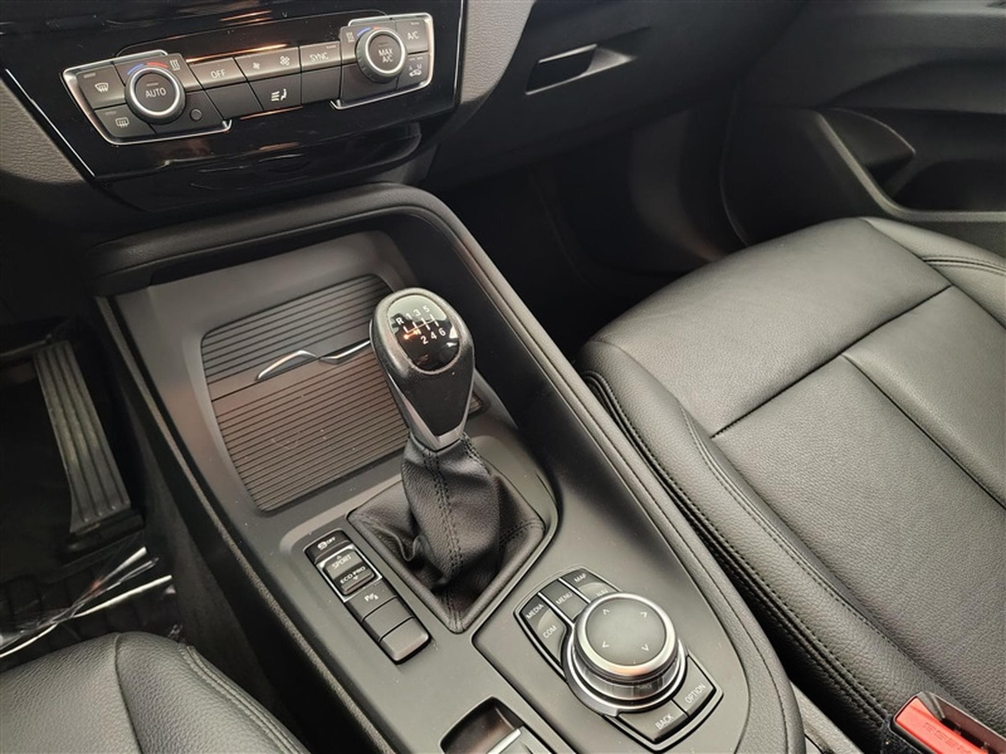 BMW X1 1.5 d sDrive16 CUIR/NAVI/JA17/PDC/CAMERA (2022) - Foto 12