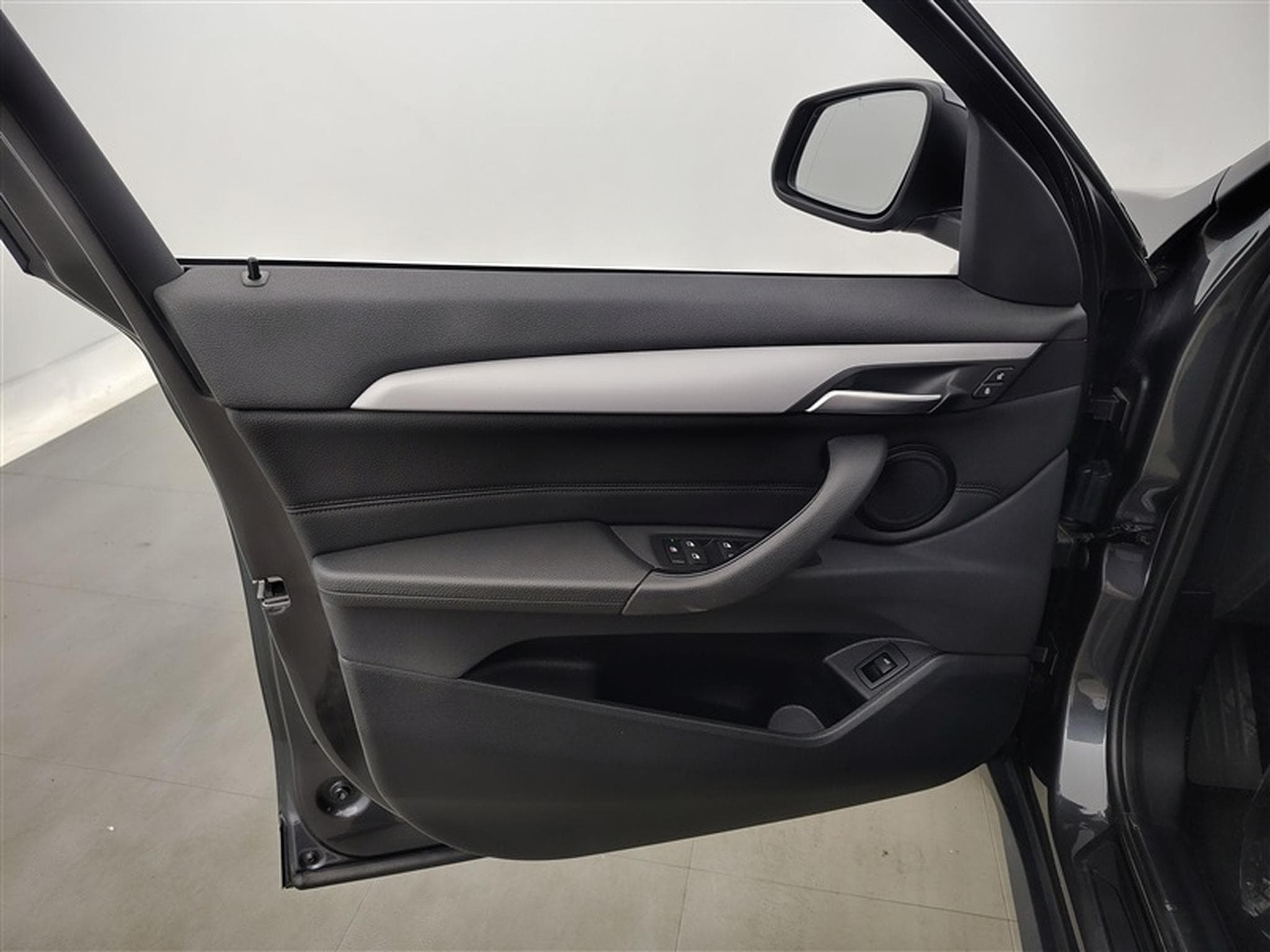 BMW X1 1.5 d sDrive16 CUIR/NAVI/JA17/PDC/CAMERA (2022) - Foto 16