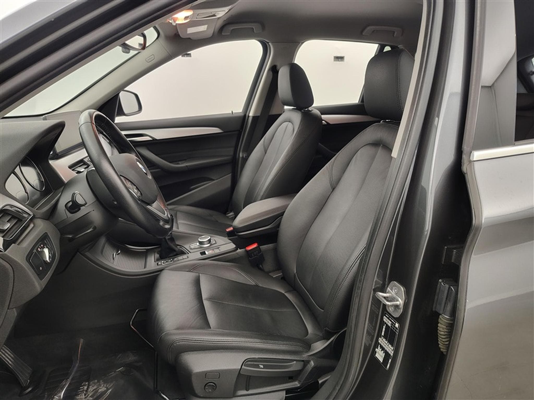 BMW X1 1.5 d sDrive16 CUIR/NAVI/JA17/PDC/CAMERA (2022) - Foto 7