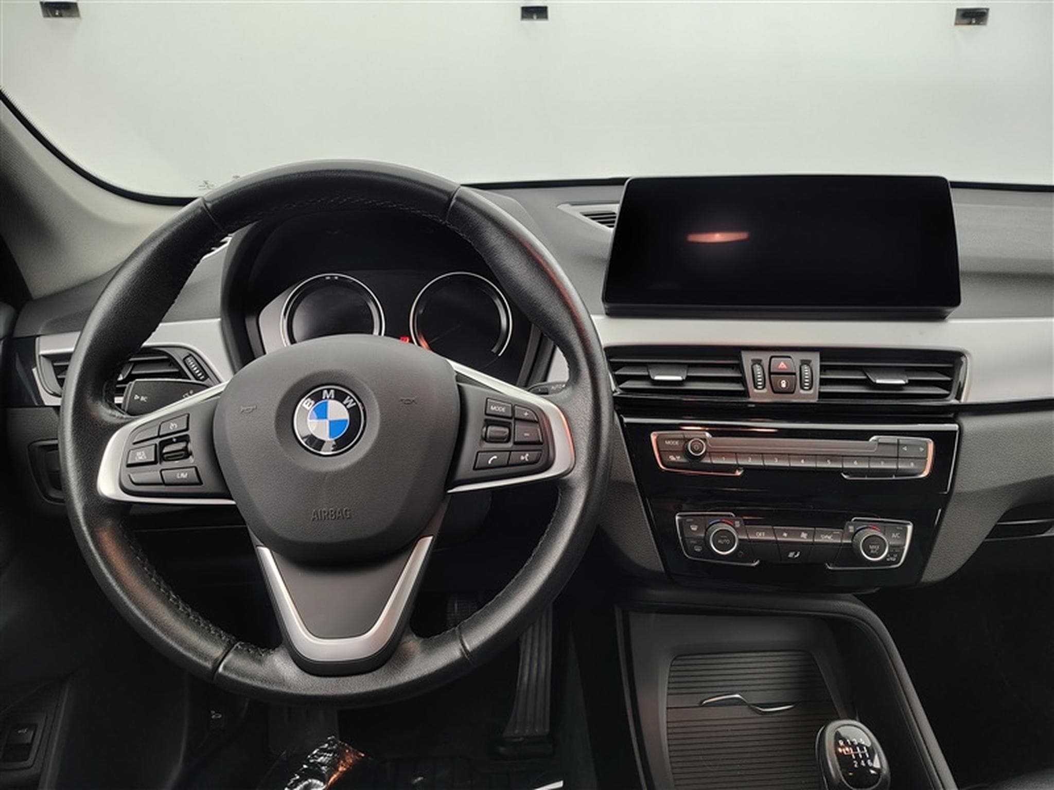 BMW X1 1.5 d sDrive16 CUIR/NAVI/JA17/PDC/CAMERA (2022) - Foto 9