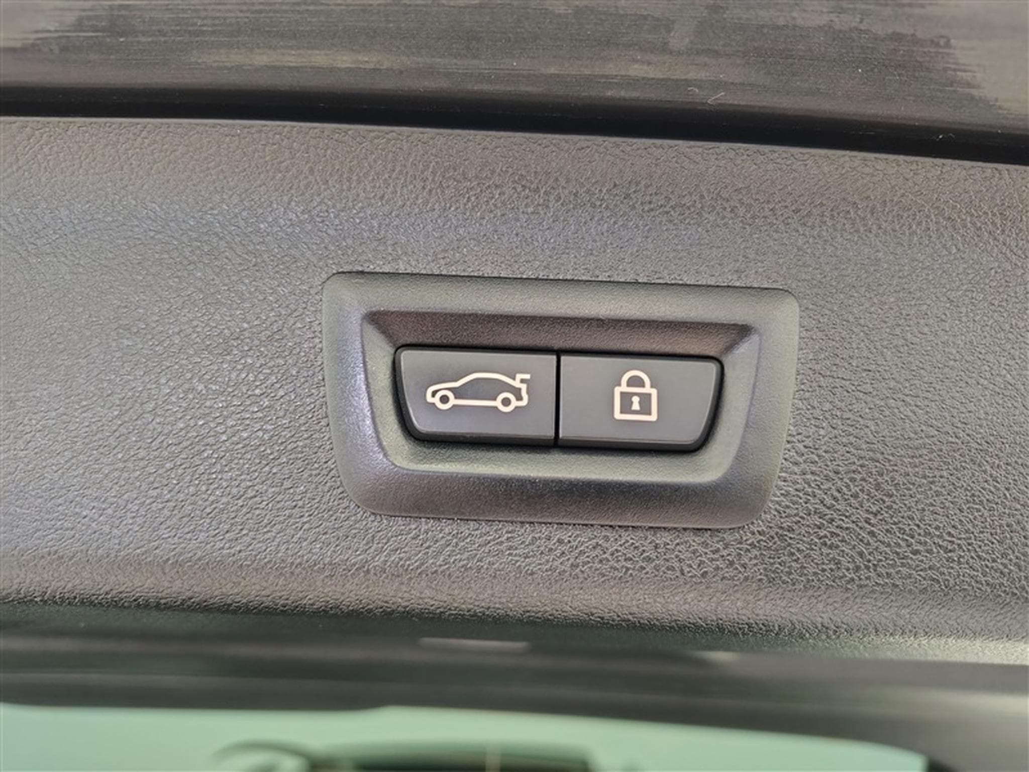 BMW 530 530eA PHEV XDrive Pack M CUIR / NAVI / TO PANO / LASER (2021) - Photo 21