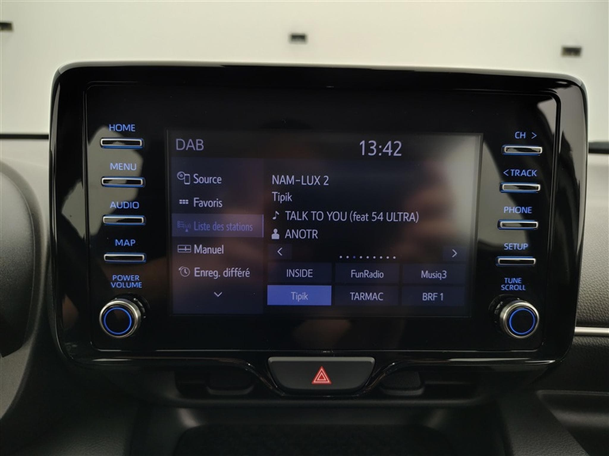 Toyota Yaris 1.0i VVT-i CARPLAY / CAMERA (2022) - Photo 11