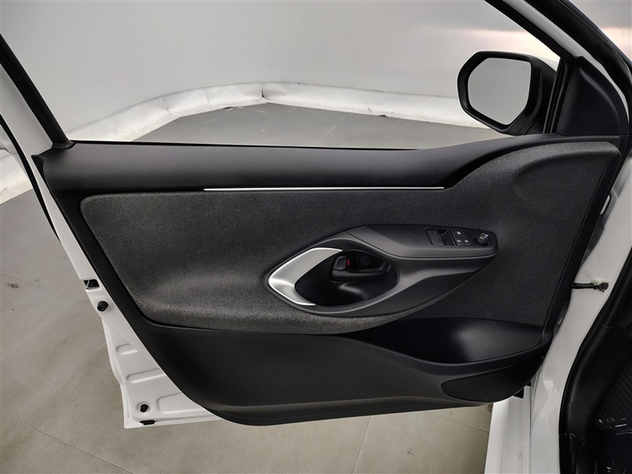 Toyota Yaris 1.0i VVT-i CARPLAY / CAMERA (2022) - Photo 17