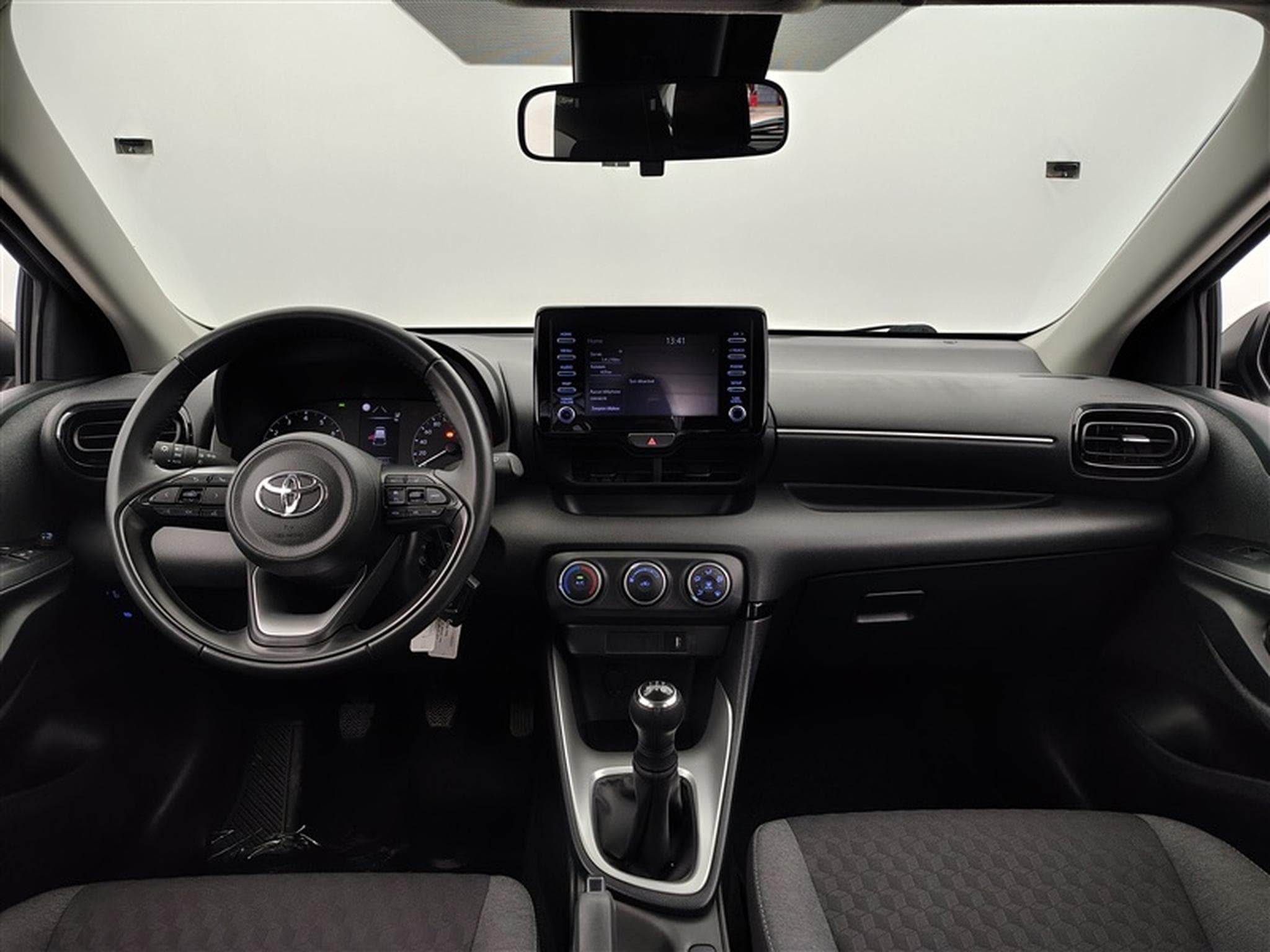 Toyota Yaris 1.0i VVT-i CARPLAY / CAMERA (2022) - Photo 8