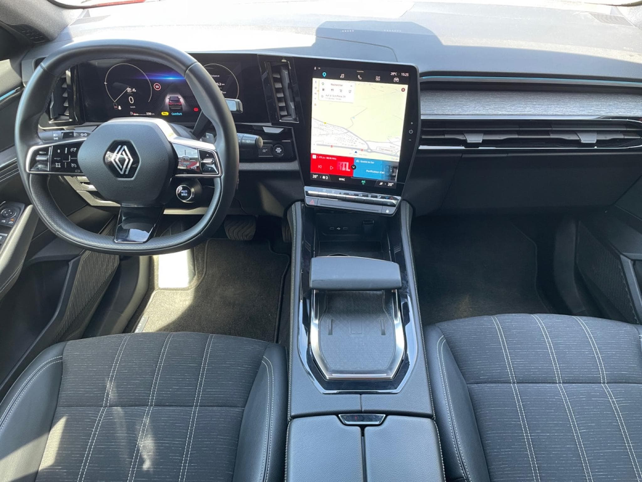 Renault Austral 1.3 TCe Mild Hybrid Techno 160 EDC (2024) - Foto 7