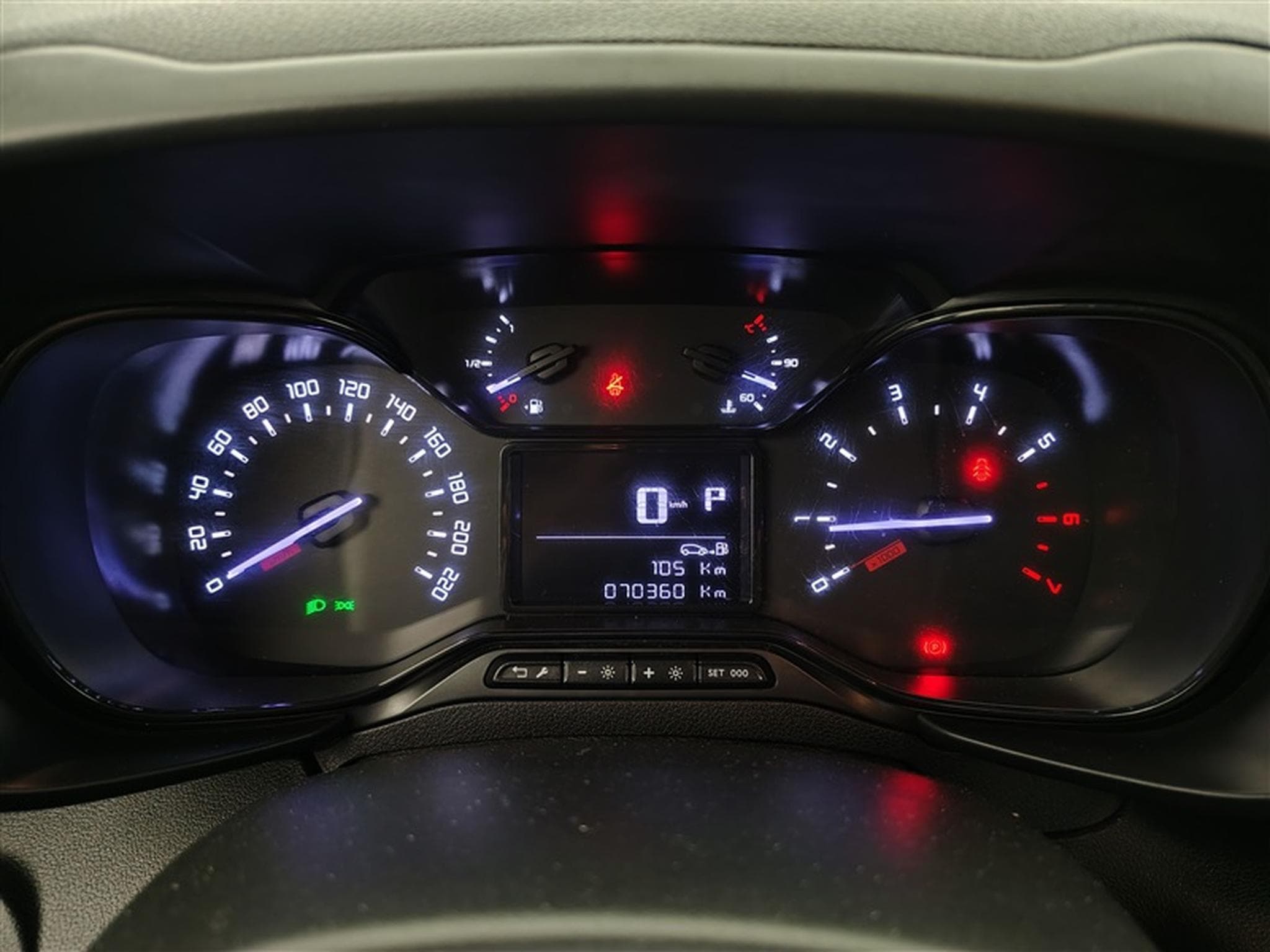 Citroen Berlingo 1.2 PureTech 130cv EAT8 Worker 3pl. NAVI / PDC AR (2020) - Photo 10