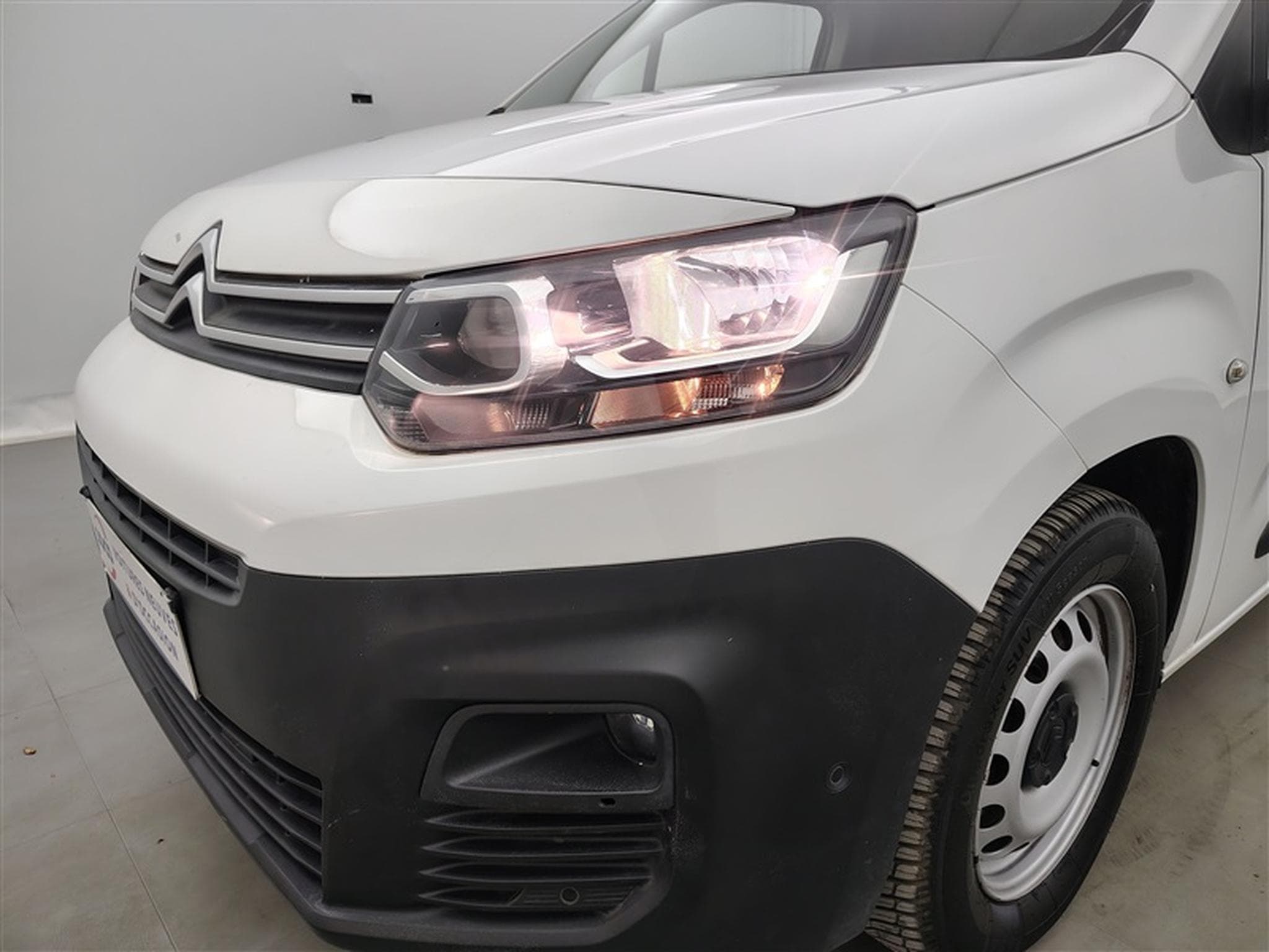 Citroen Berlingo 1.2 PureTech 130cv EAT8 Worker 3pl. NAVI / PDC AR (2020) - Photo 15