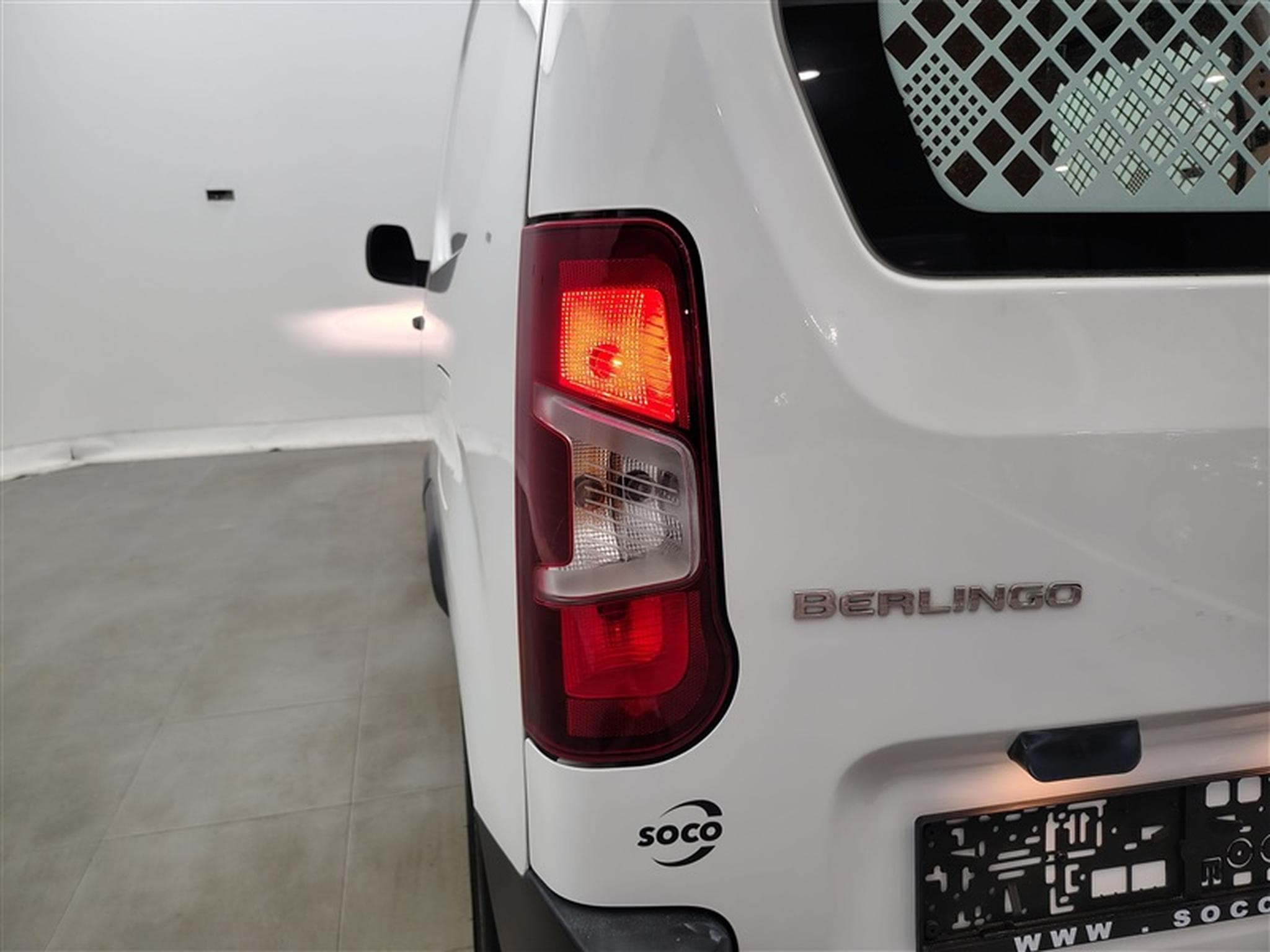 Citroen Berlingo 1.2 PureTech 130cv EAT8 Worker 3pl. NAVI / PDC AR (2020) - Photo 16