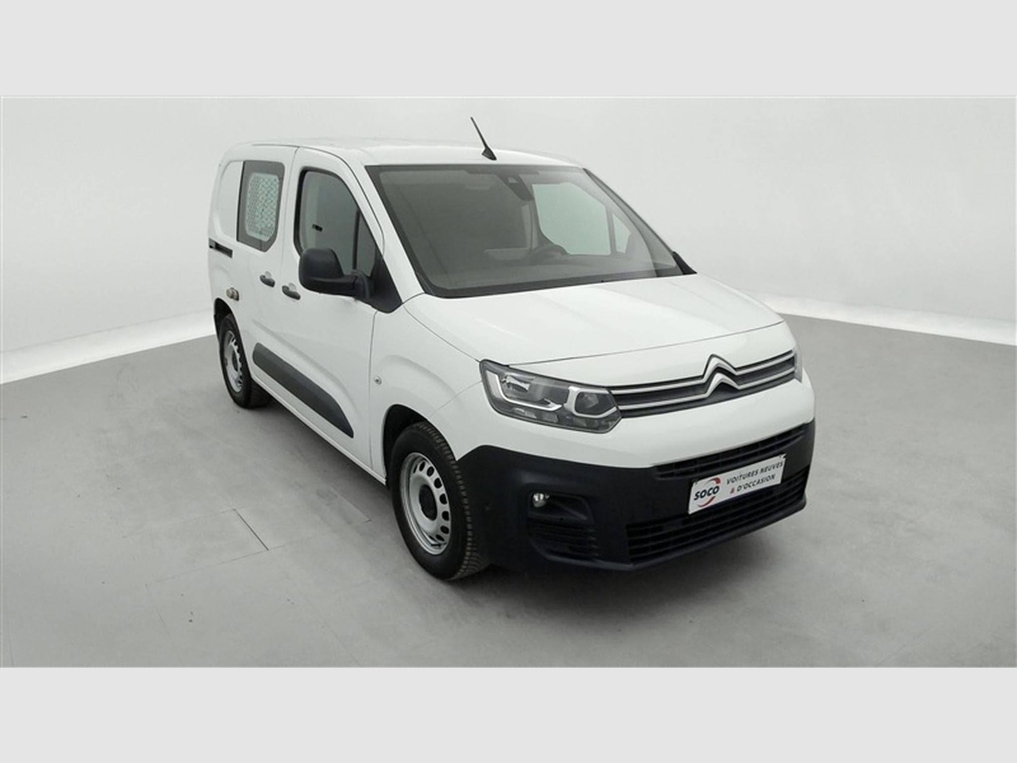 Citroen Berlingo 1.2 PureTech 130cv EAT8 Worker 3pl. NAVI / PDC AR (2020) - Photo 22