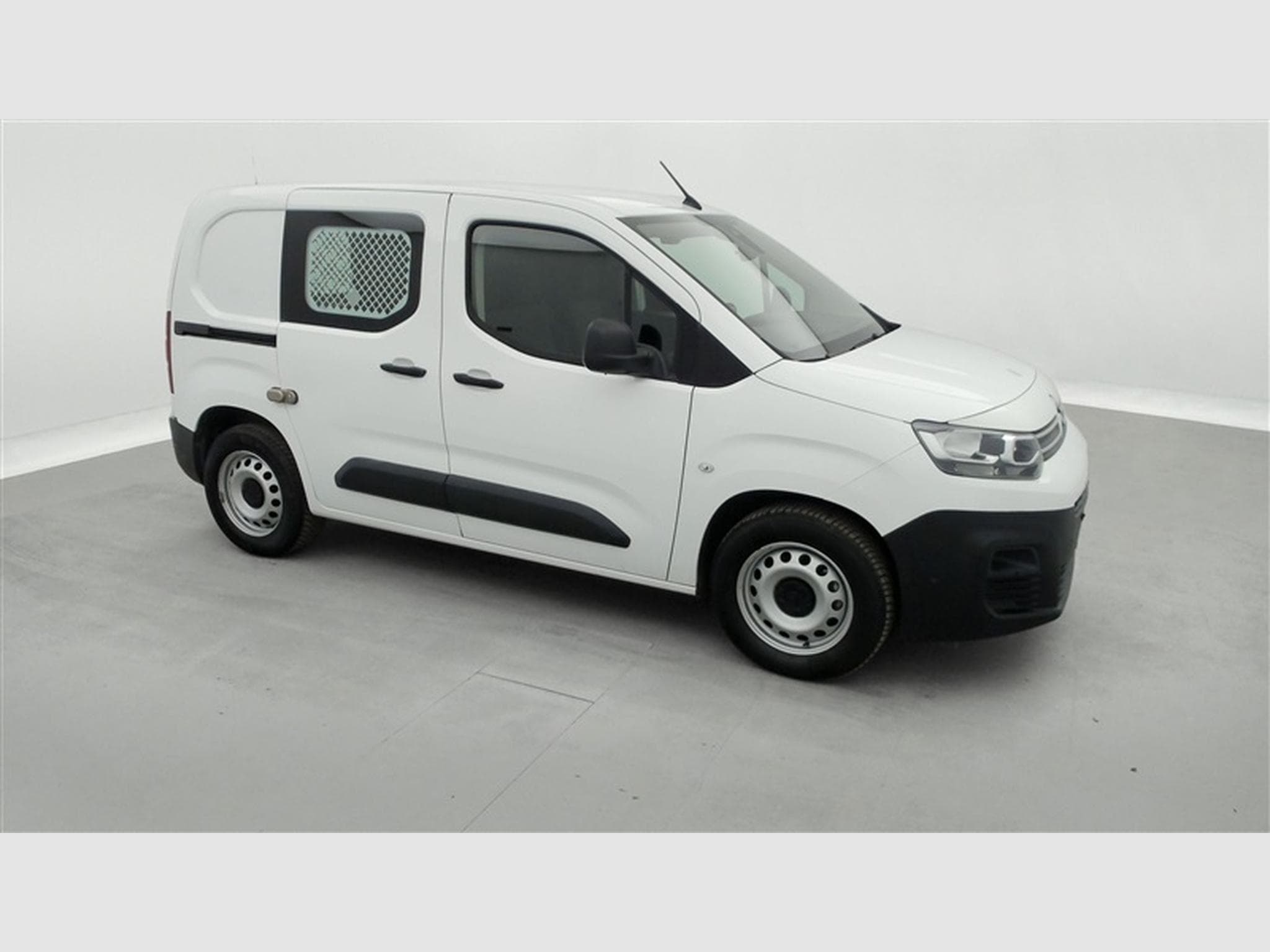 Citroen Berlingo 1.2 PureTech 130cv EAT8 Worker 3pl. NAVI / PDC AR (2020) - Photo 23