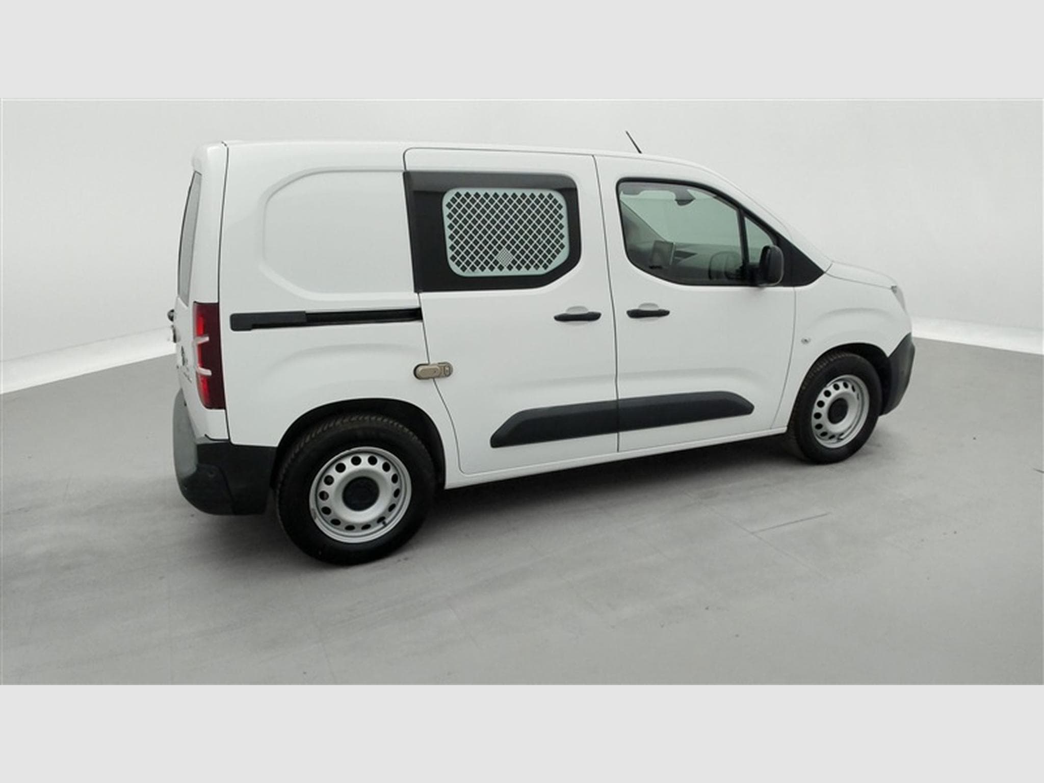 Citroen Berlingo 1.2 PureTech 130cv EAT8 Worker 3pl. NAVI / PDC AR (2020) - Photo 25