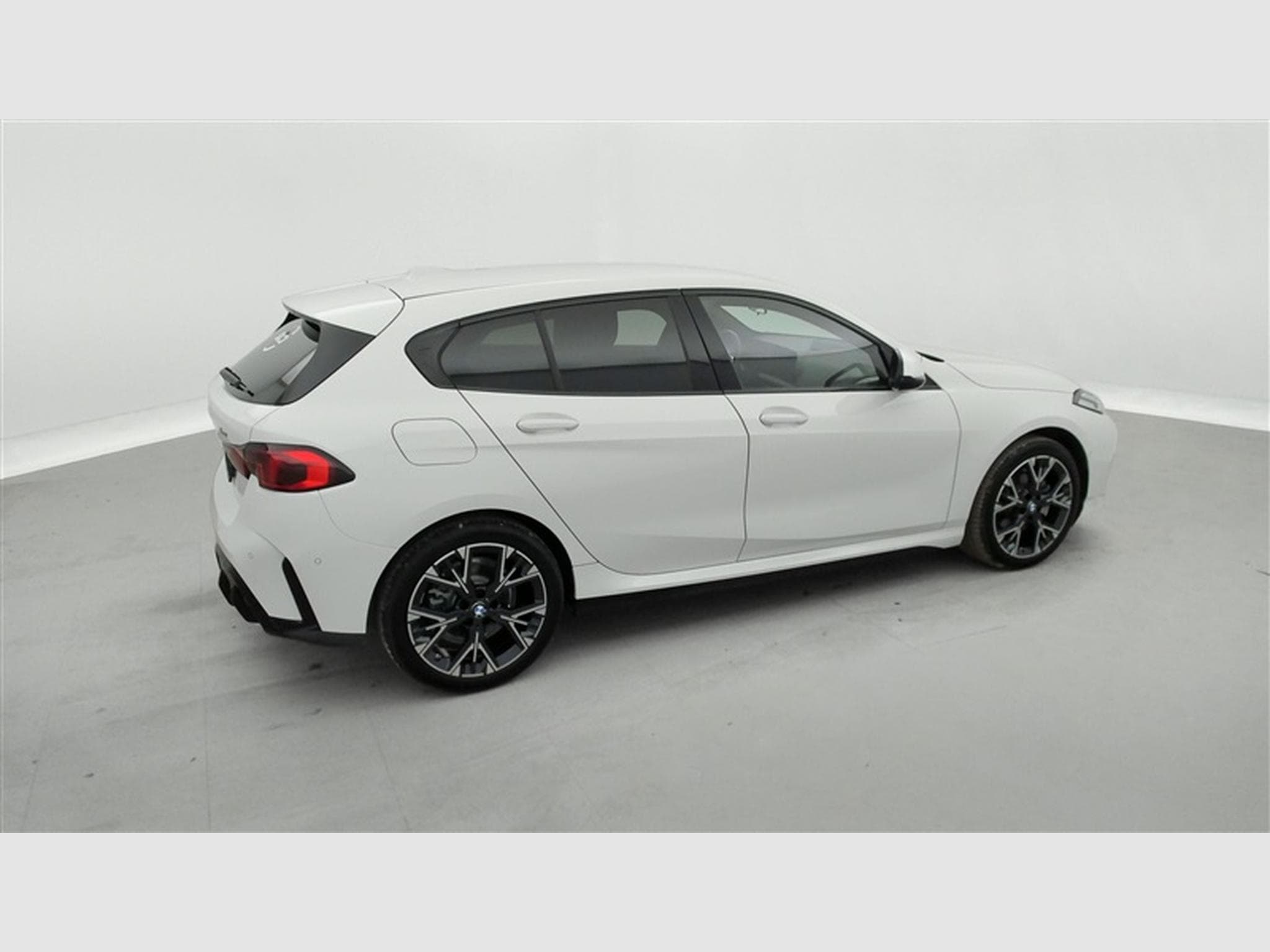 BMW 120 120iA Pack M NAVI / FULL LED / CAMERA / JA 18" (2025) - Photo 23