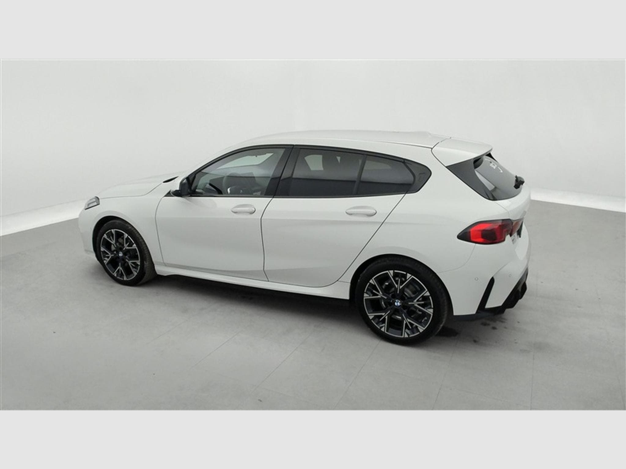 BMW 120 120iA Pack M NAVI / FULL LED / CAMERA / JA 18" (2025) - Photo 25