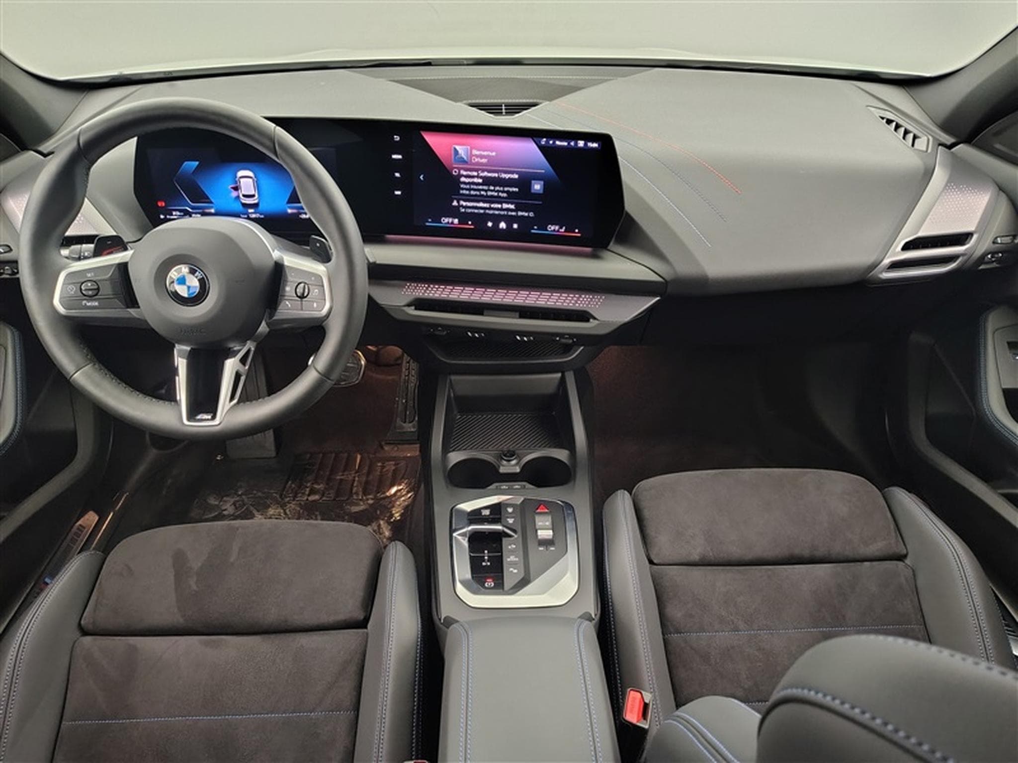 BMW 120 120iA Pack M NAVI / FULL LED / CAMERA / JA 18" (2025) - Photo 8