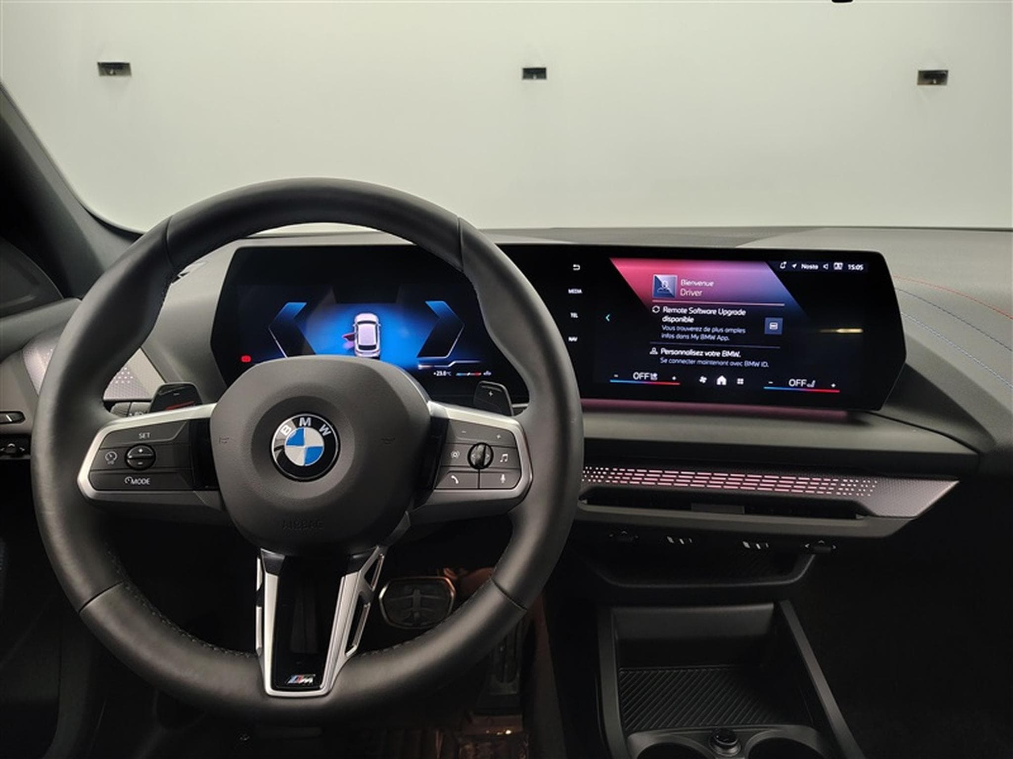 BMW 120 120iA Pack M NAVI / FULL LED / CAMERA / JA 18" (2025) - Photo 9