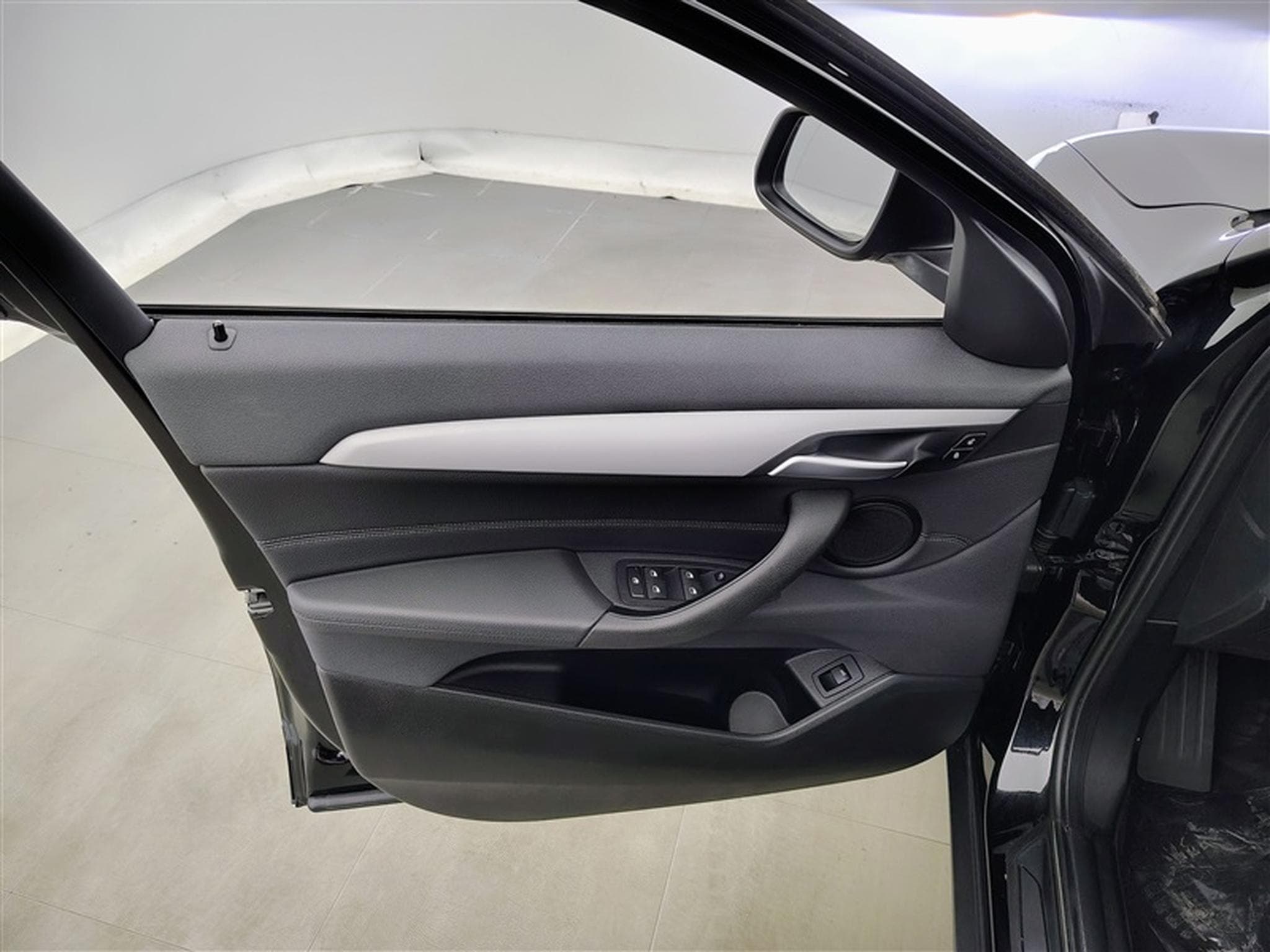 BMW X2 1.5i sDrive18 Business CUIR/NAVI/TO PANO/FULL LED/JA17 (2021) - Photo 17