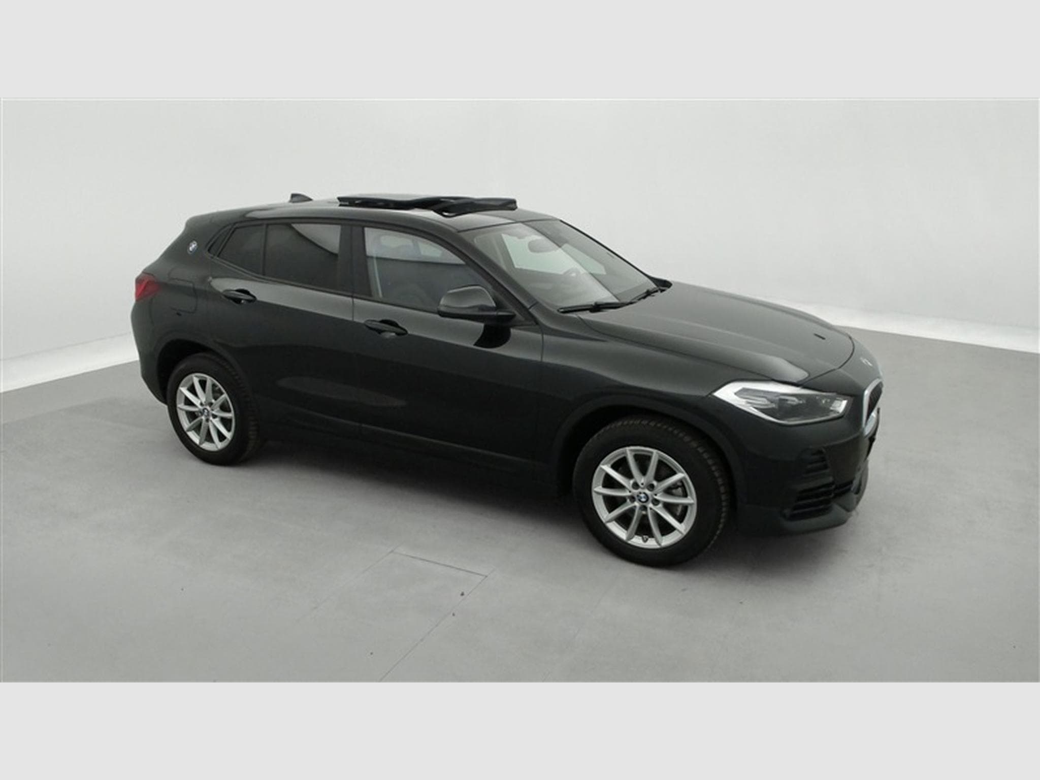 BMW X2 1.5i sDrive18 Business CUIR/NAVI/TO PANO/FULL LED/JA17 (2021) - Photo 24
