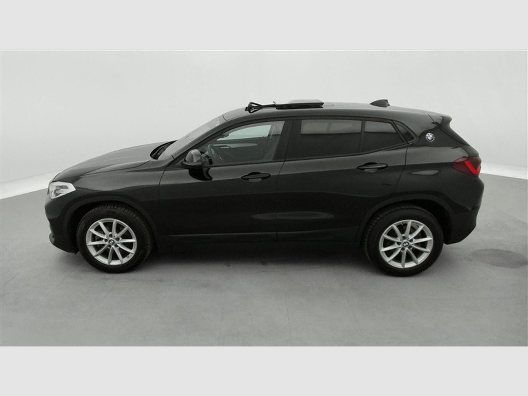 BMW X2 1.5i sDrive18 Business CUIR/NAVI/TO PANO/FULL LED/JA17 (2021) - Photo 3