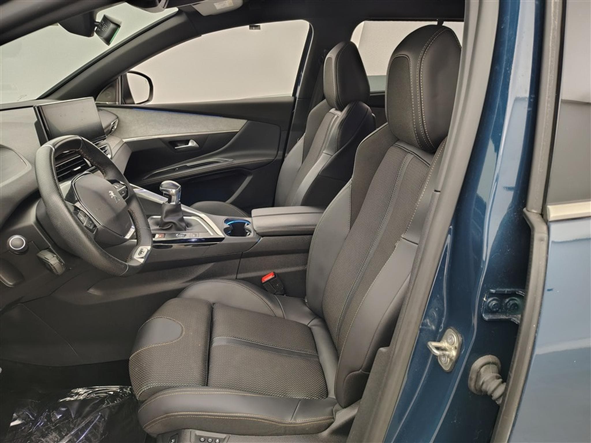 Peugeot 5008 1.2  7Pl GT-Line Navi / Led / PDC+Caméra (2023) - Foto 7