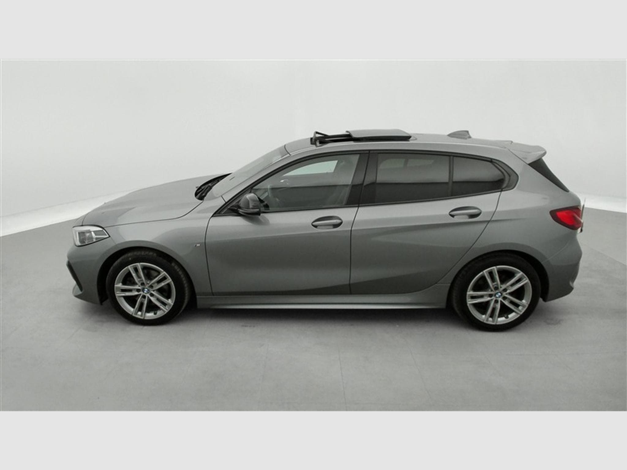 BMW 116 iA PACK M *NAVI/FULL LED/TOIT PANO/PDC AV ARR* (2023) - Foto 3