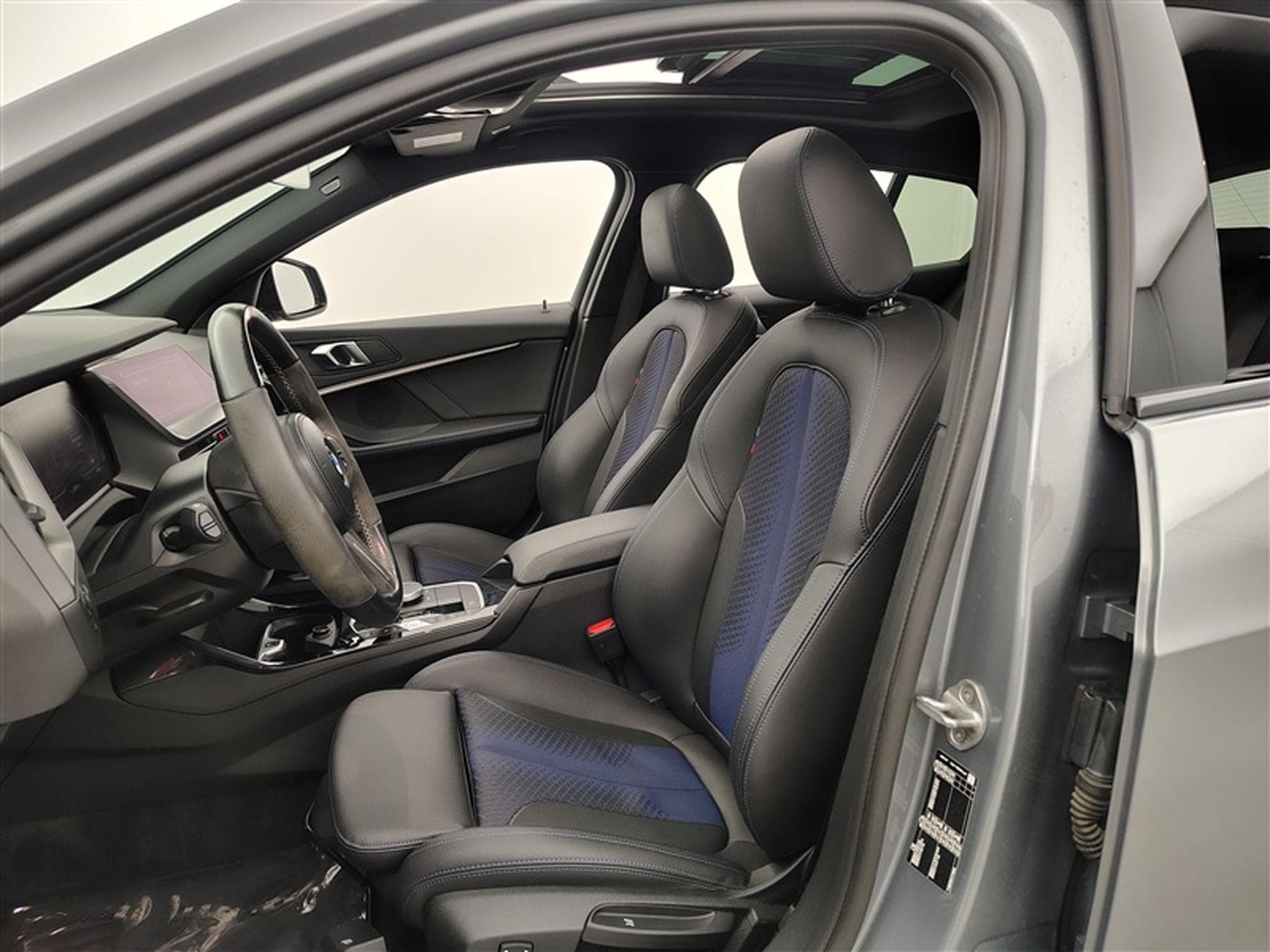 BMW 116 iA PACK M *NAVI/FULL LED/TOIT PANO/PDC AV ARR* (2023) - Foto 7