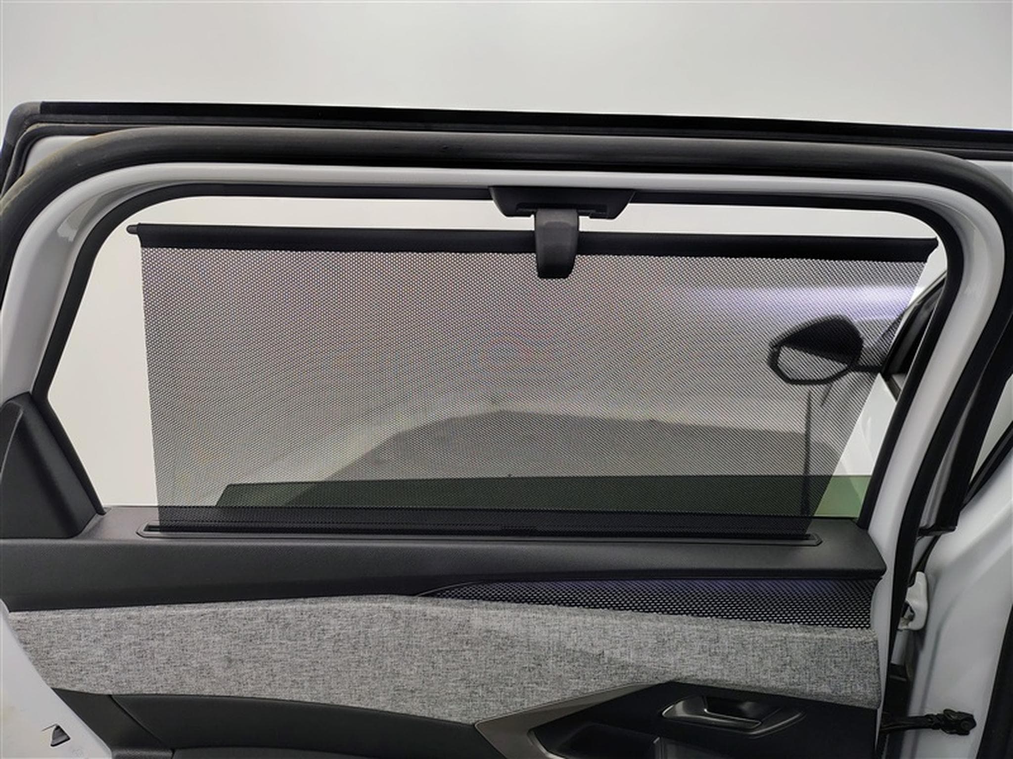 Peugeot 5008 1.2 Hybrid 145Cv e-DCS6 GT 7PL / NAVI / CARPLAY / CAMERA (2025) - Foto 19