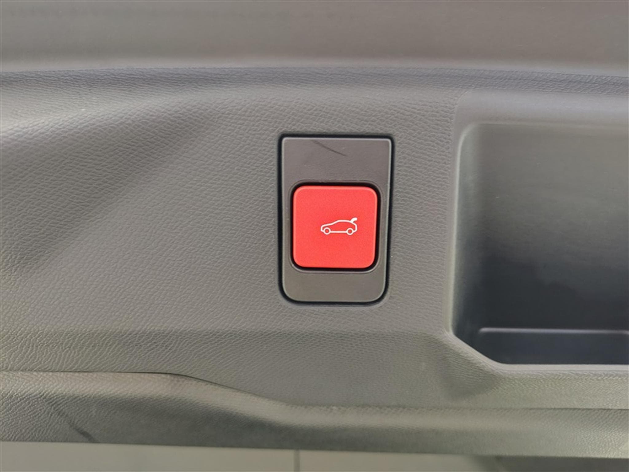 Peugeot 5008 1.2 Hybrid 145Cv e-DCS6 GT 7PL / NAVI / CARPLAY / CAMERA (2025) - Foto 20