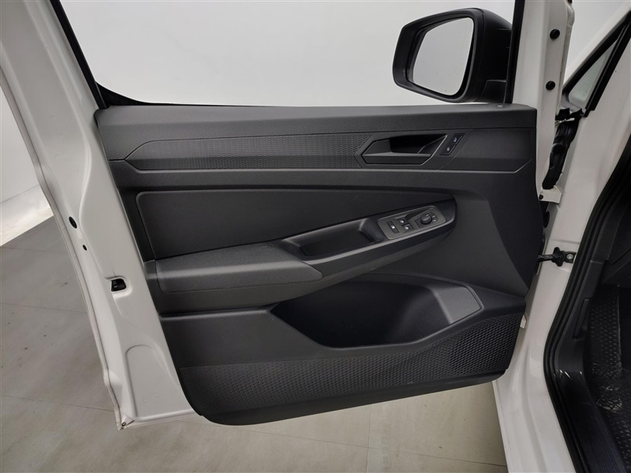 VW Caddy 2.0 TDi Business (2021) - Photo 16