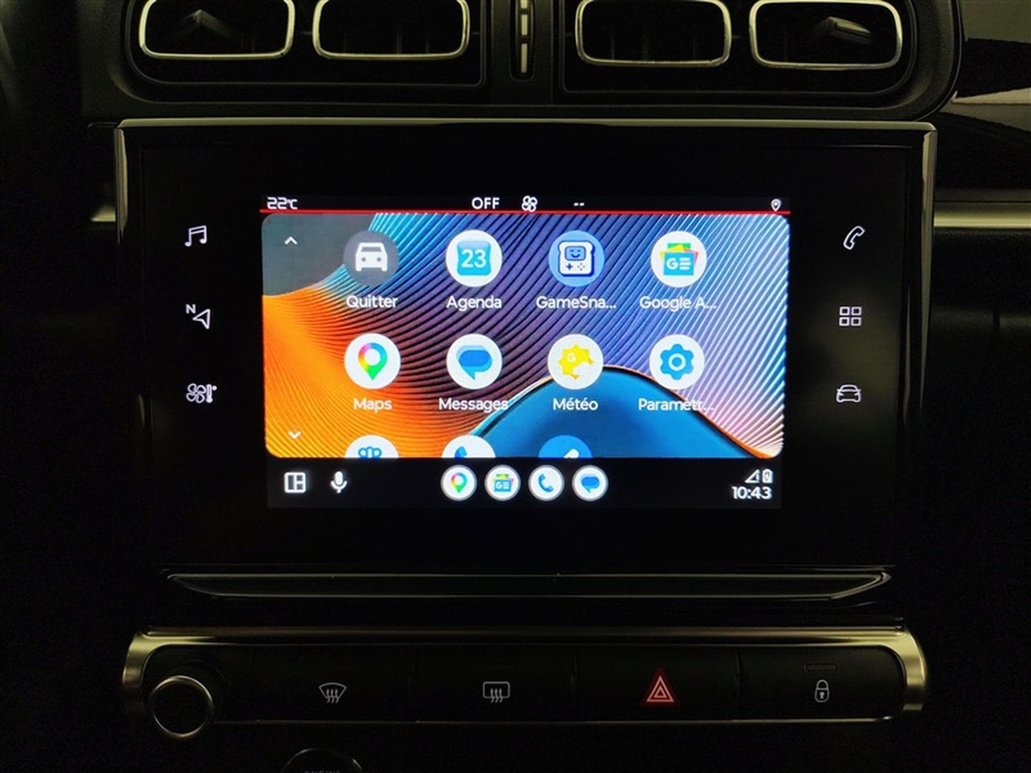 Citroen C3 1.2i PureTech Shine CARPLAY / FULL LED / JA 16" (2023) - Photo 20