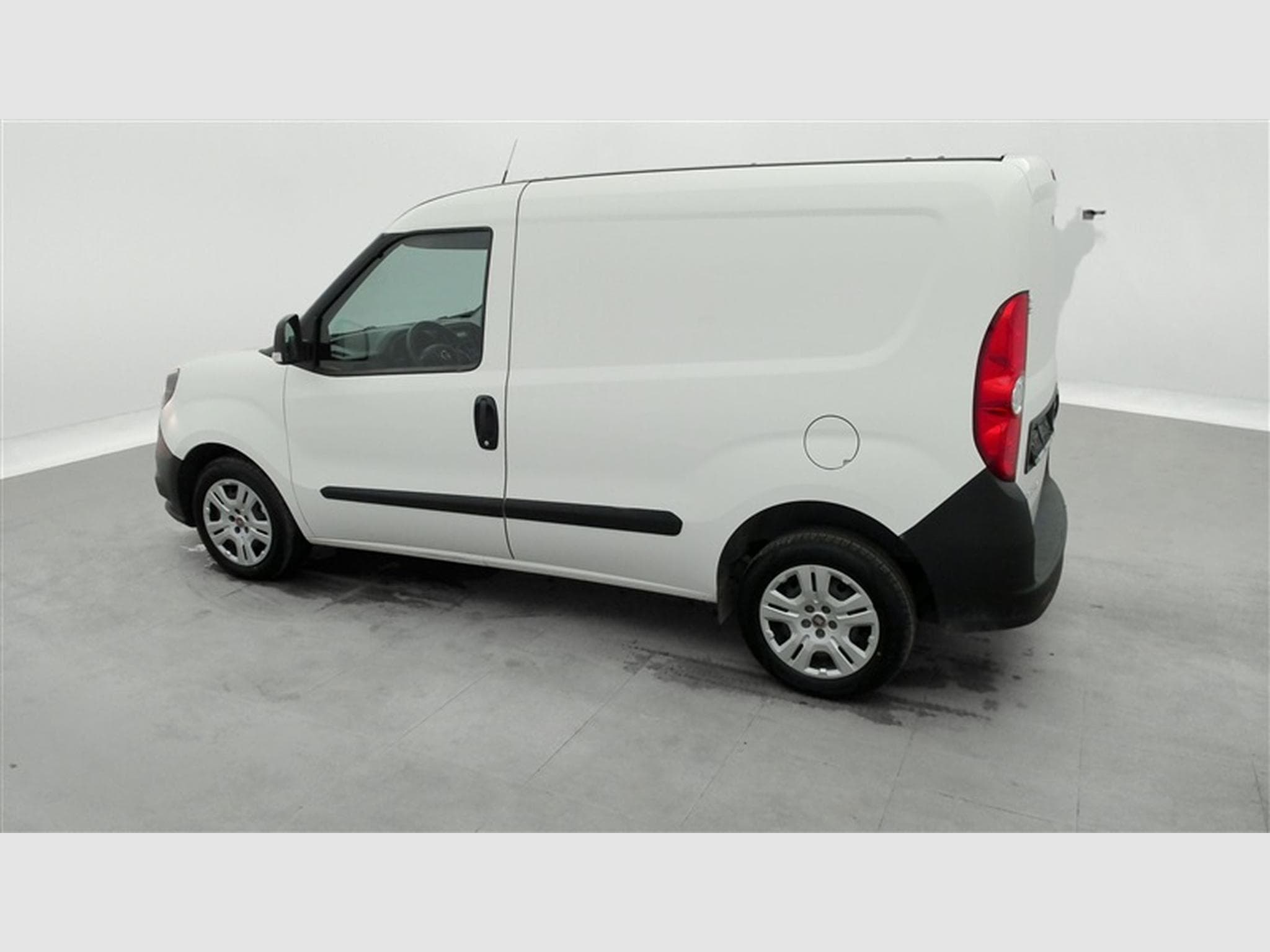 Fiat Doblo 1.6 MJET Cargo CLIM (2023) - Photo 25