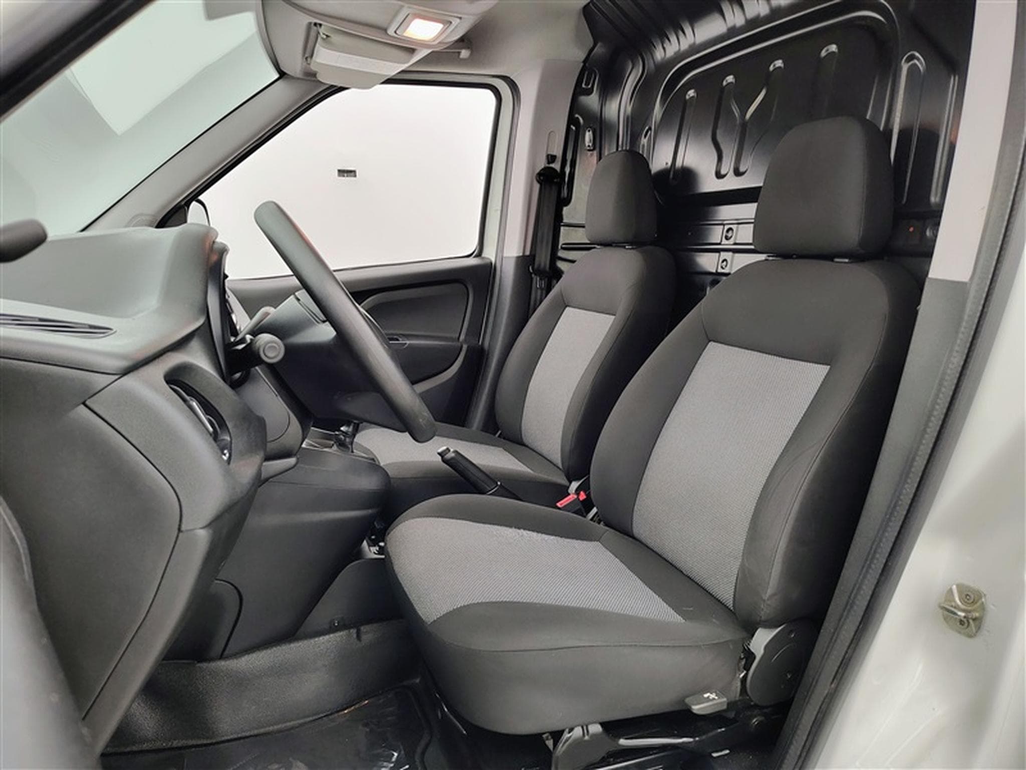 Fiat Doblo 1.6 MJET Cargo CLIM (2023) - Photo 7