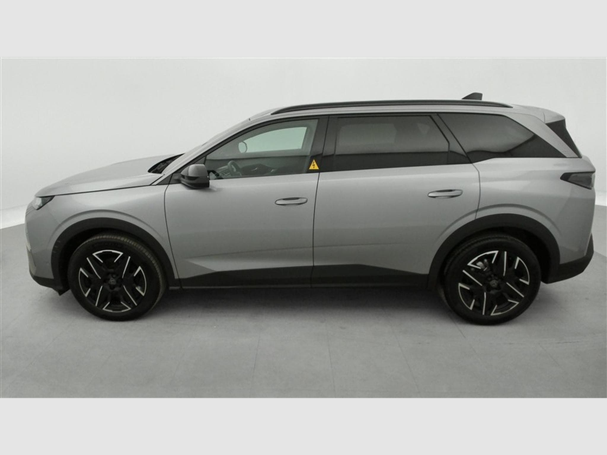 Peugeot 5008 1.2 HYBRID 145cv e-DSC6 Allure 7PL (2025) - Photo 3