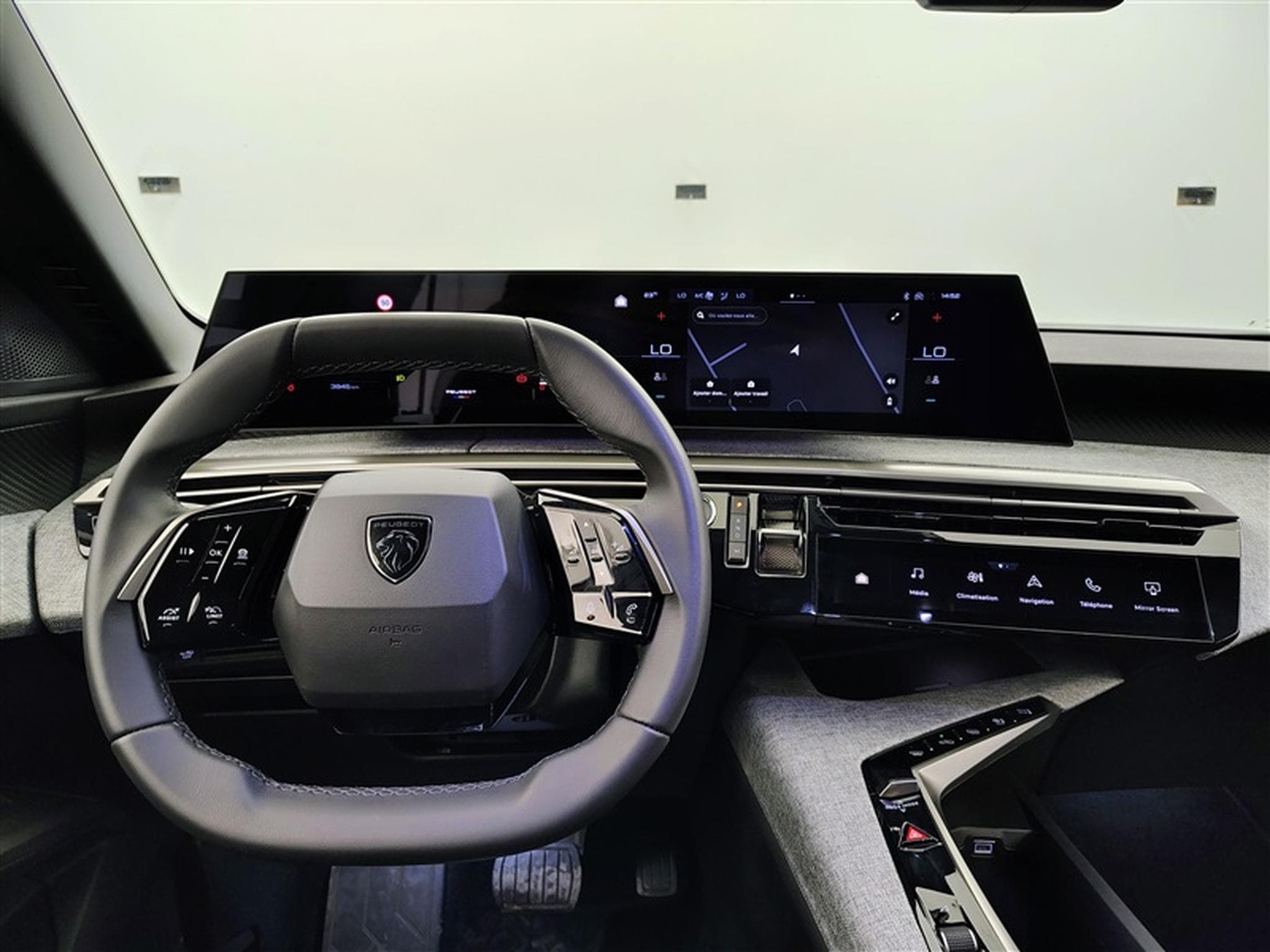 Peugeot 5008 1.2 HYBRID 145cv e-DSC6 Allure 7PL (2025) - Photo 9