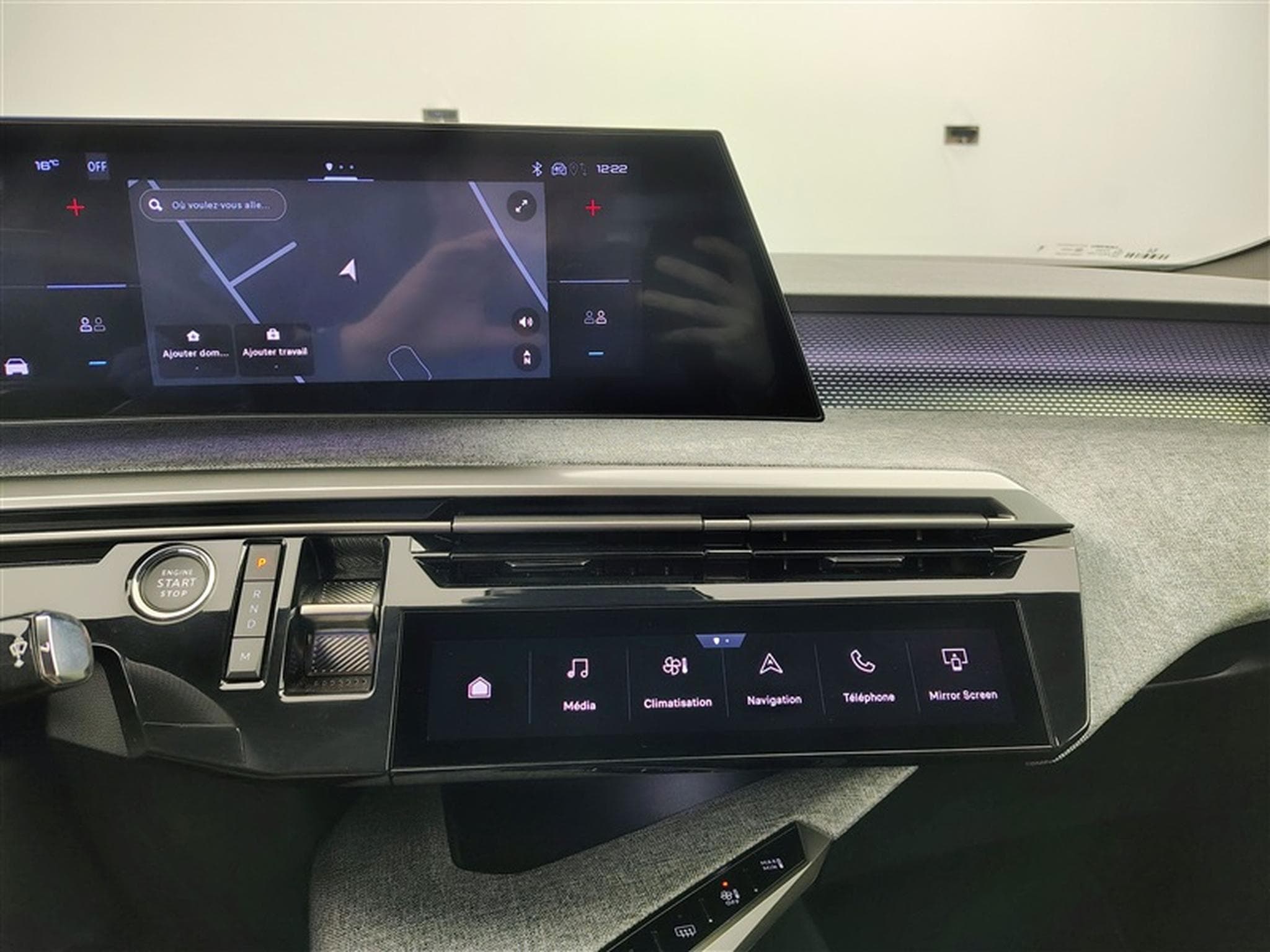 Peugeot 5008 1.2 Hybrid 145Cv e-DCS6 GT 7PL / NAVI / CARPLAY / CAMERA (2025) - Photo 11