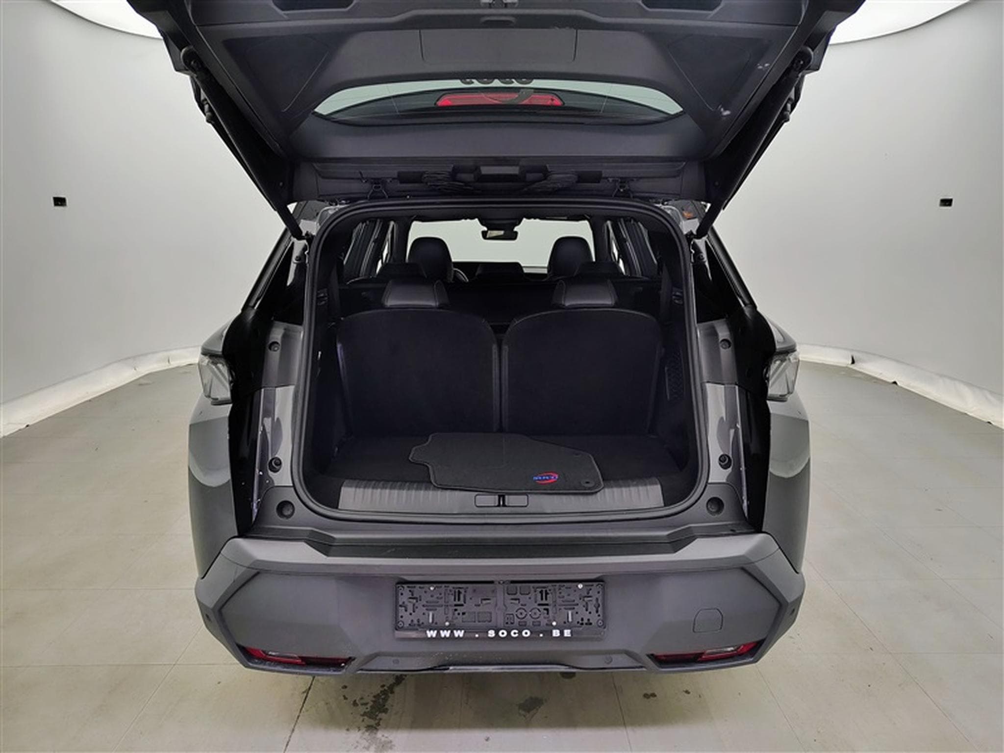 Peugeot 5008 1.2 Hybrid 145Cv e-DCS6 GT 7PL / NAVI / CARPLAY / CAMERA (2025) - Photo 14