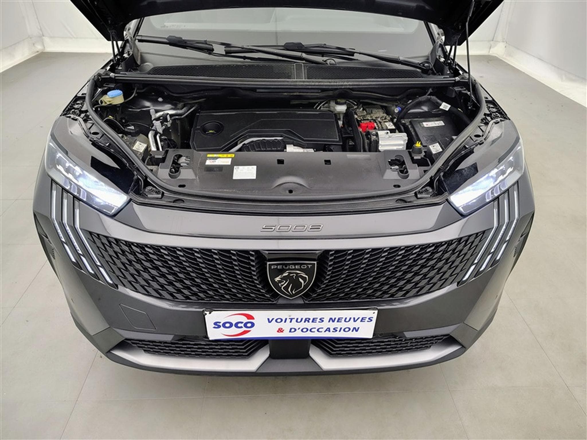 Peugeot 5008 1.2 Hybrid 145Cv e-DCS6 GT 7PL / NAVI / CARPLAY / CAMERA (2025) - Photo 21