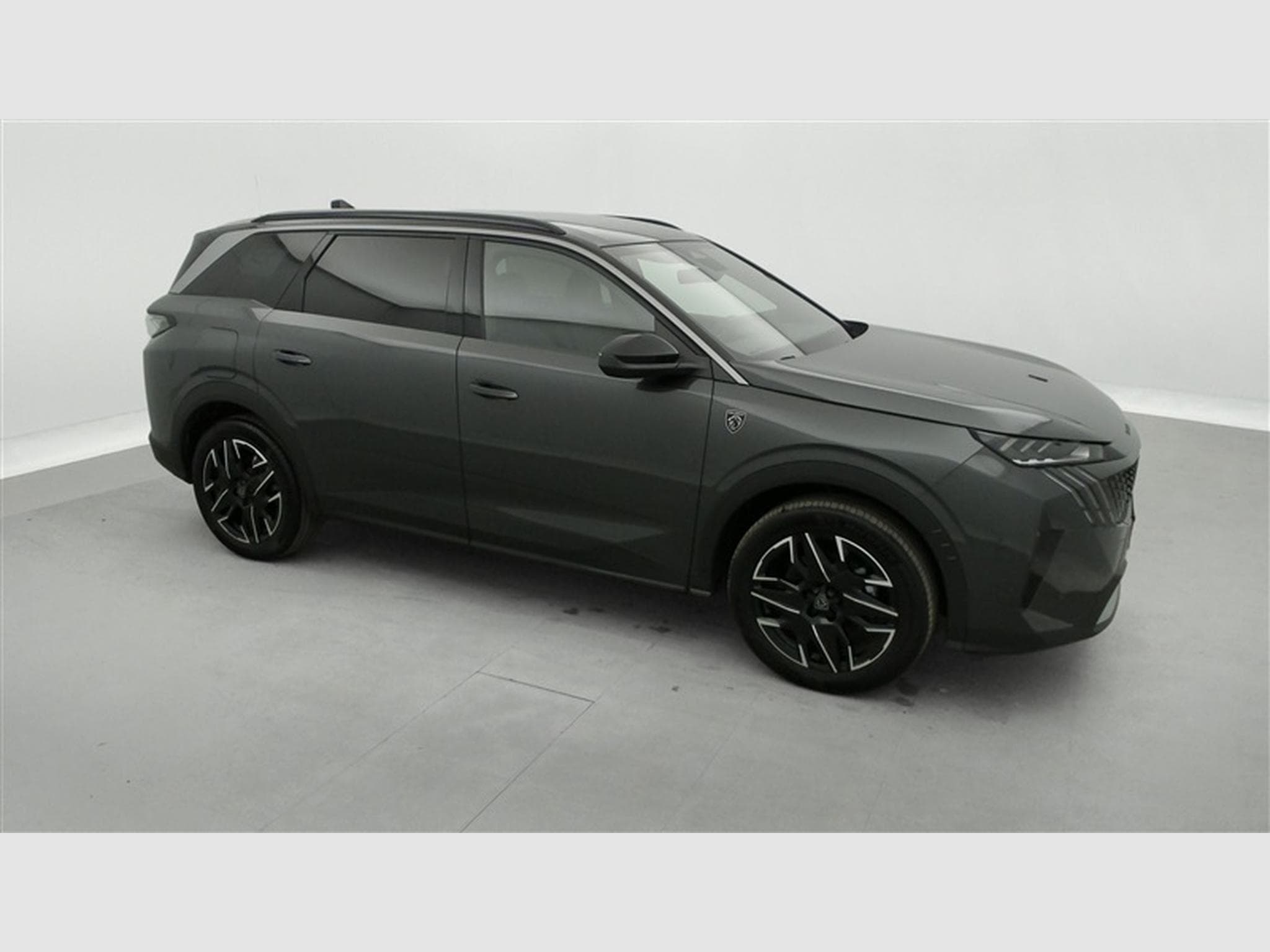 Peugeot 5008 1.2 Hybrid 145Cv e-DCS6 GT 7PL / NAVI / CARPLAY / CAMERA (2025) - Photo 25