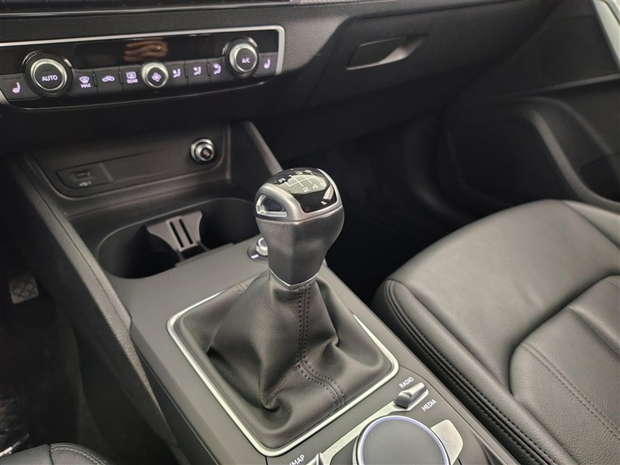Audi Q2 30 TFSI Advanced (2023) - Photo 12